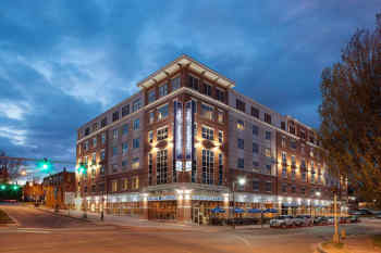 Hampton Inn Portland Downtown - Waterfront - Exterior