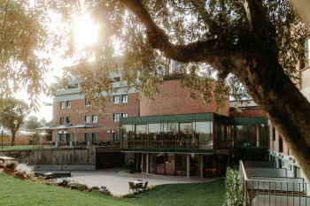 Adoro Hotel