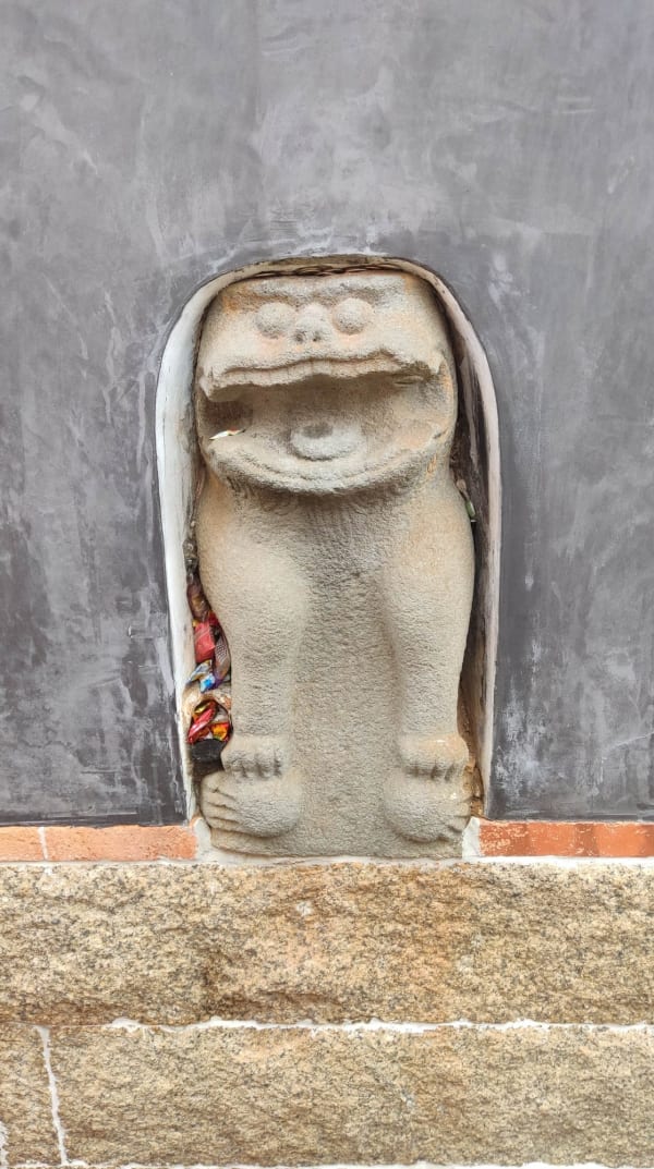 🦁 風獅爺巡禮，— 椅子 在金門