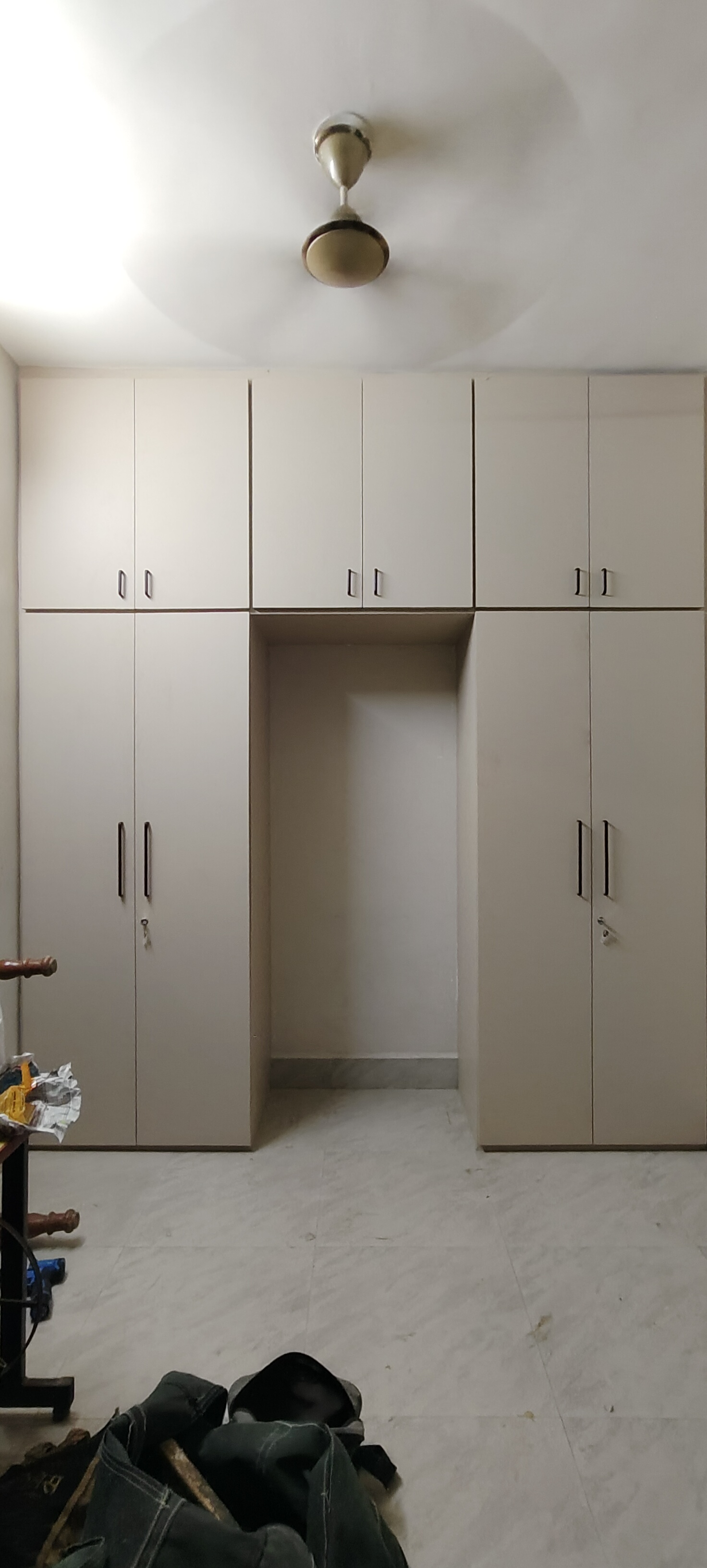 Bed n Cabinets