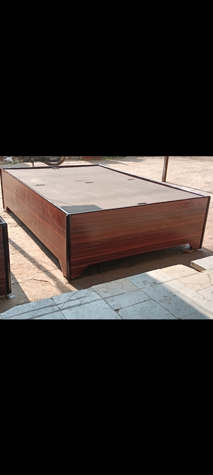 Bed n Cabinets