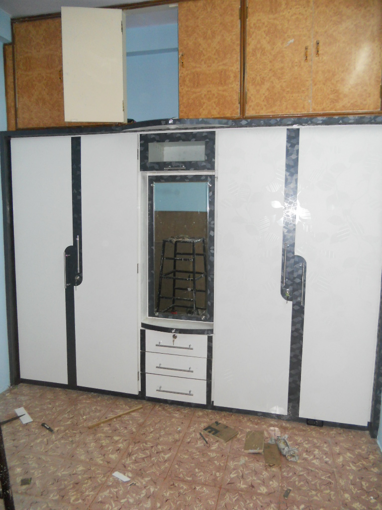 Bed n Cabinets