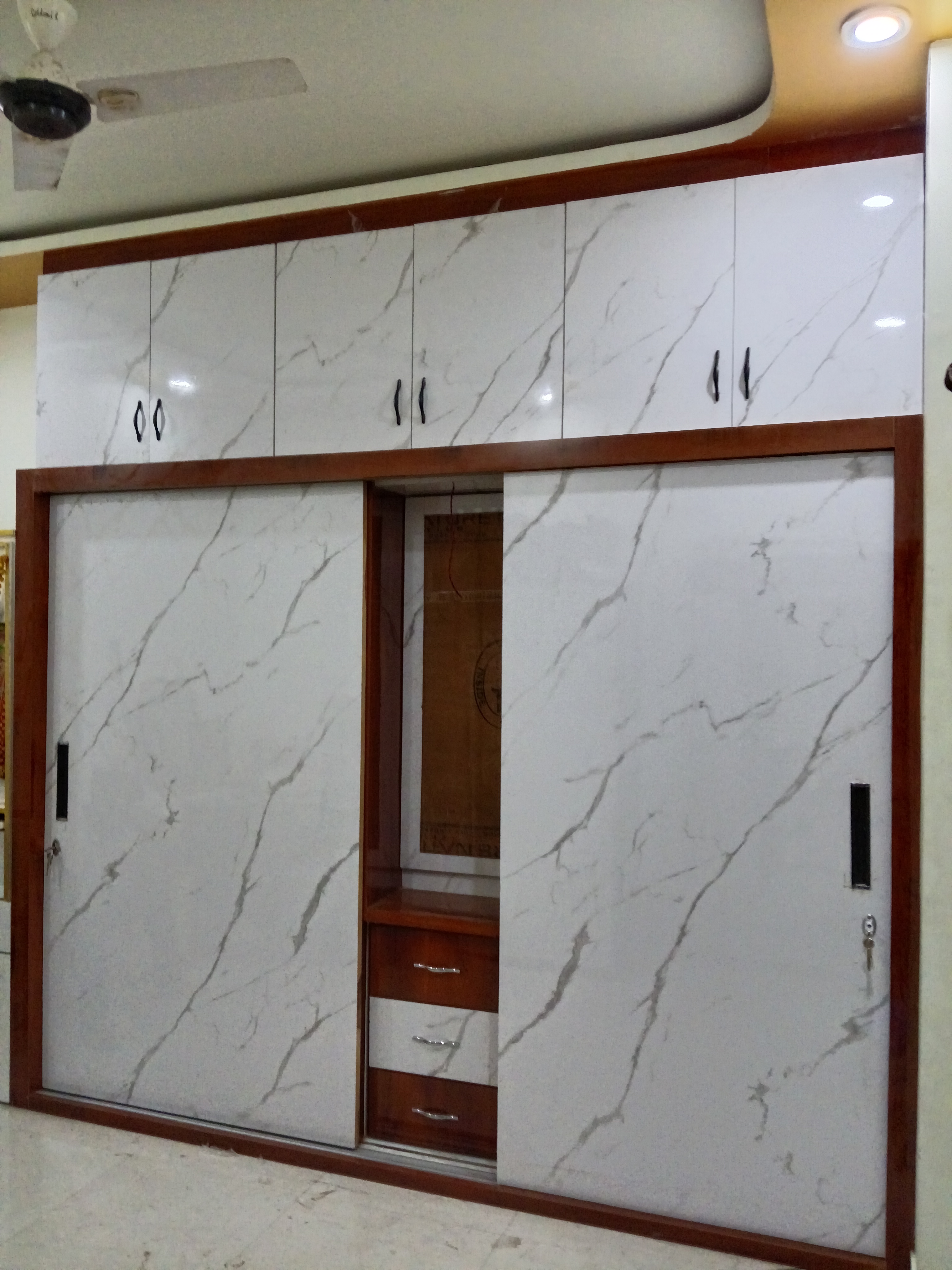 Bed n Cabinets