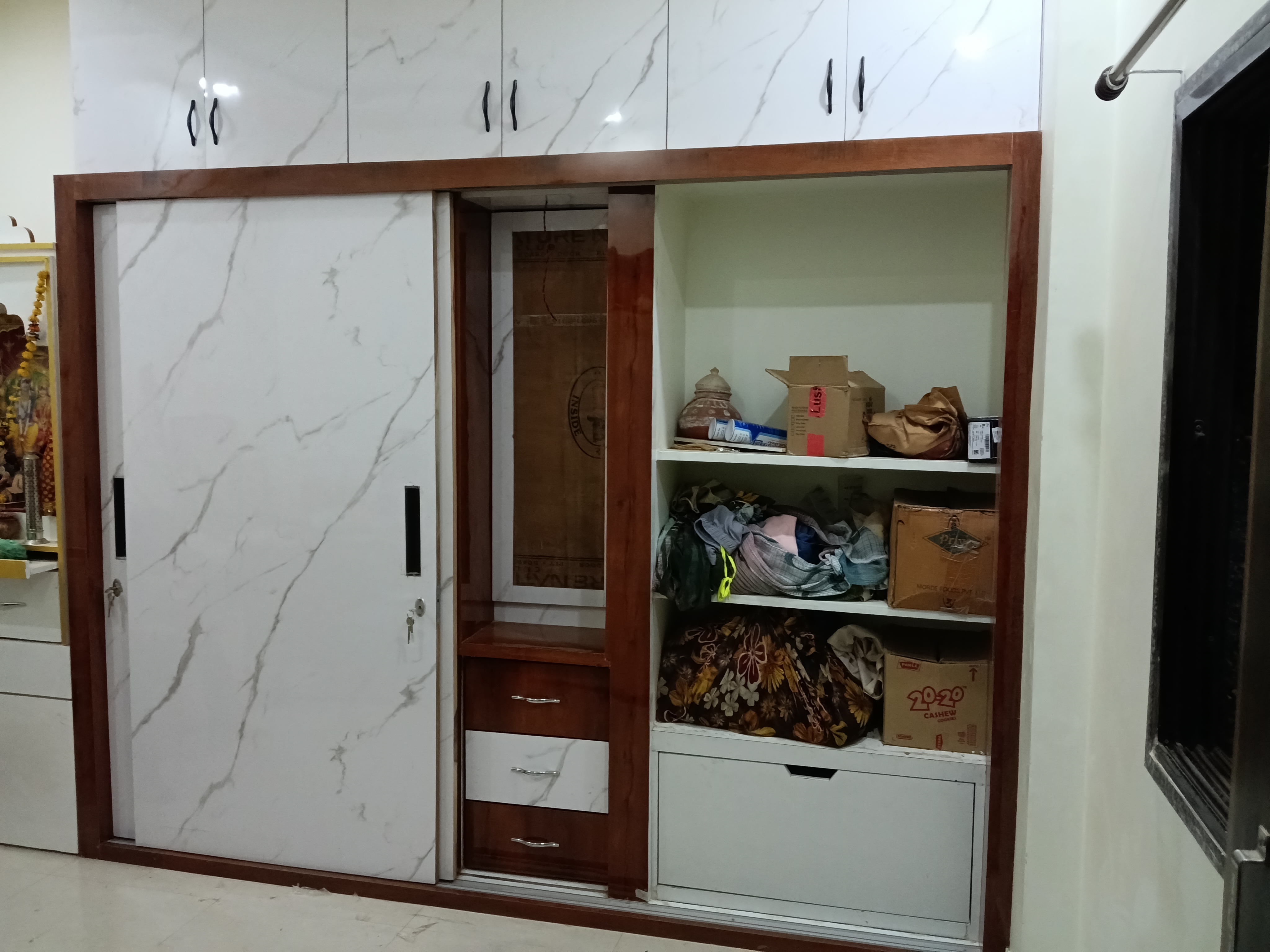 Bed n Cabinets