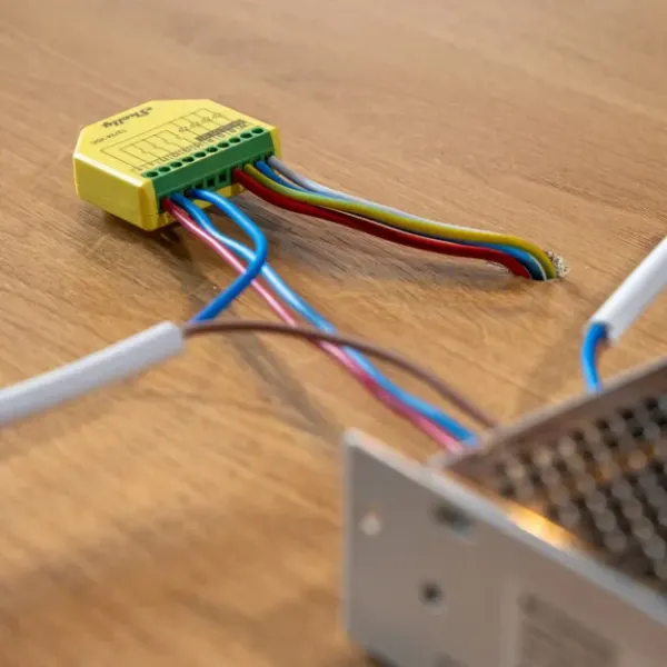 Shelly-Plus-RGBW-wiring-3.