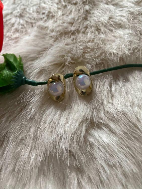 Pearl Mini Stud Earrings