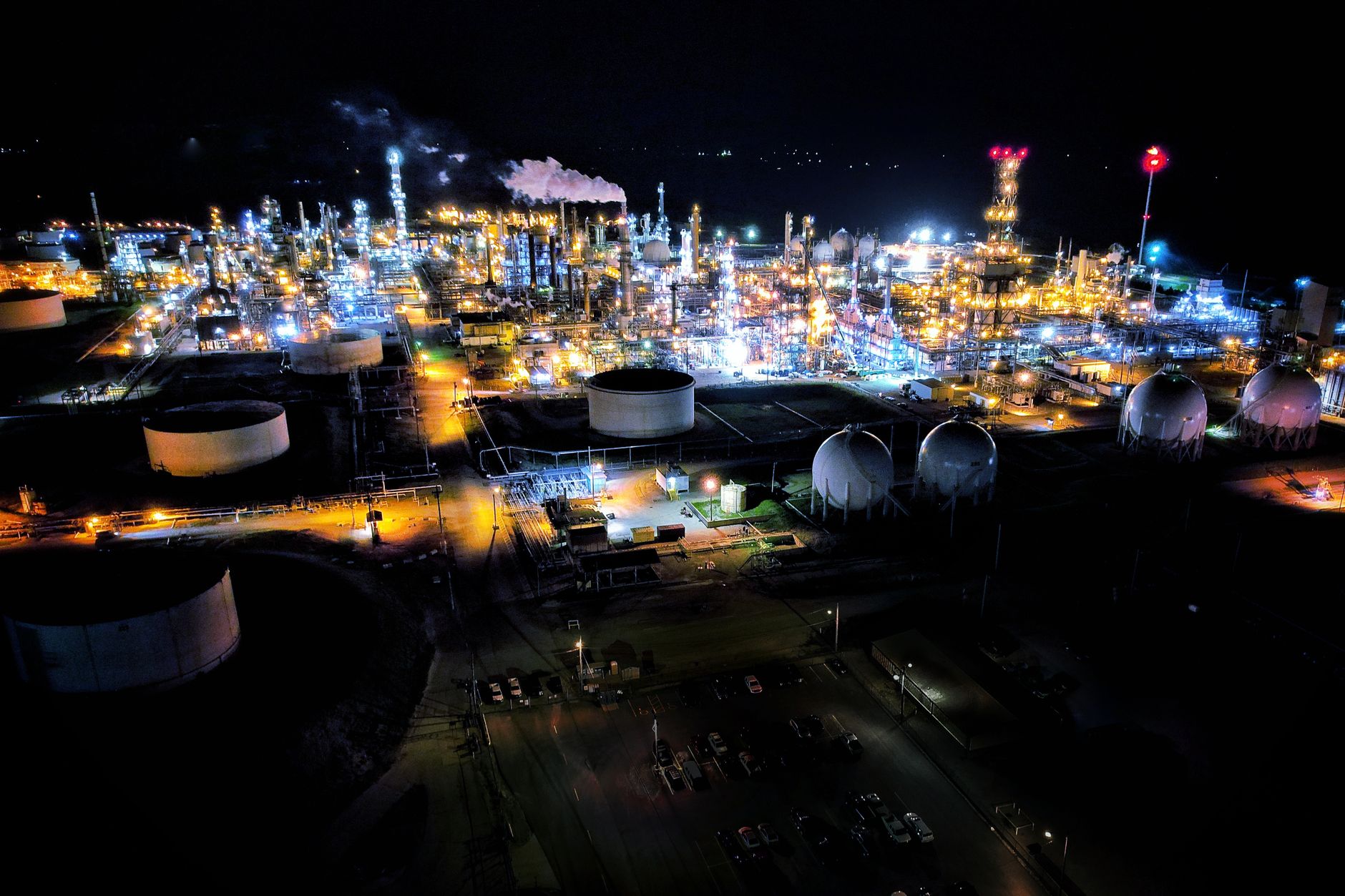 Gulf Petrochemical Jobs 2026: Support Roles Indian Workers Qualify For