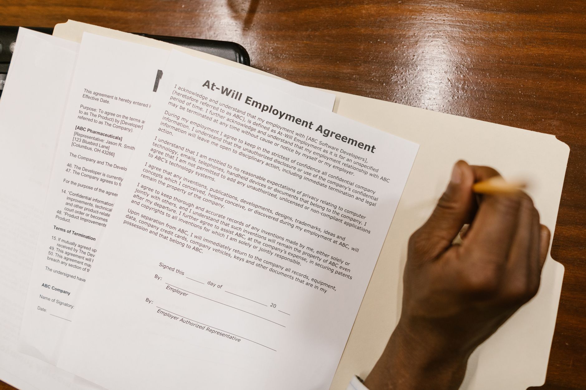 Contract Substitution in Gulf: How to Catch It Before You Board