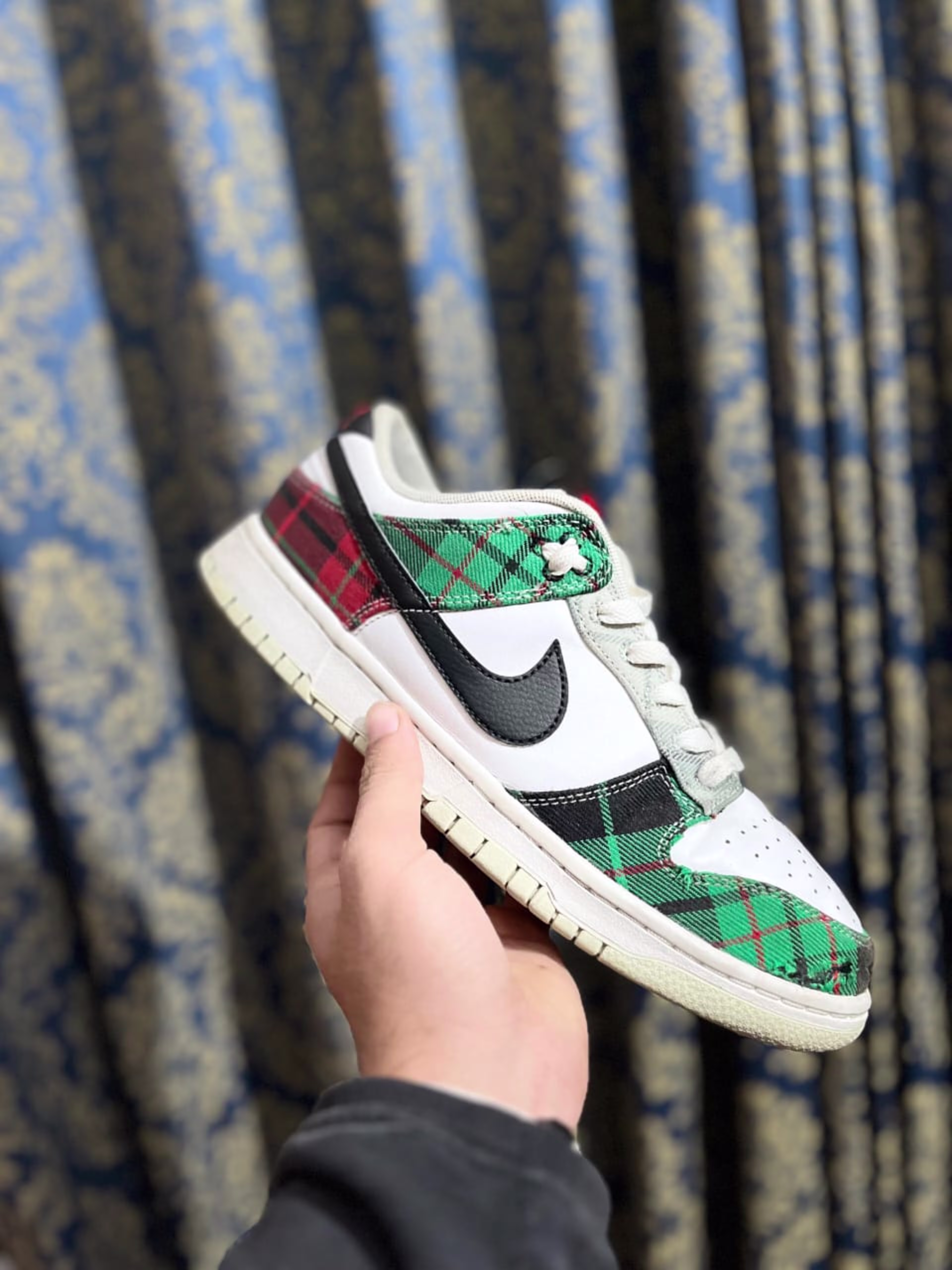 Nike Nike sb dunks low Tartan Plaid - 9/10 Preloved skateboarding in Pakistan