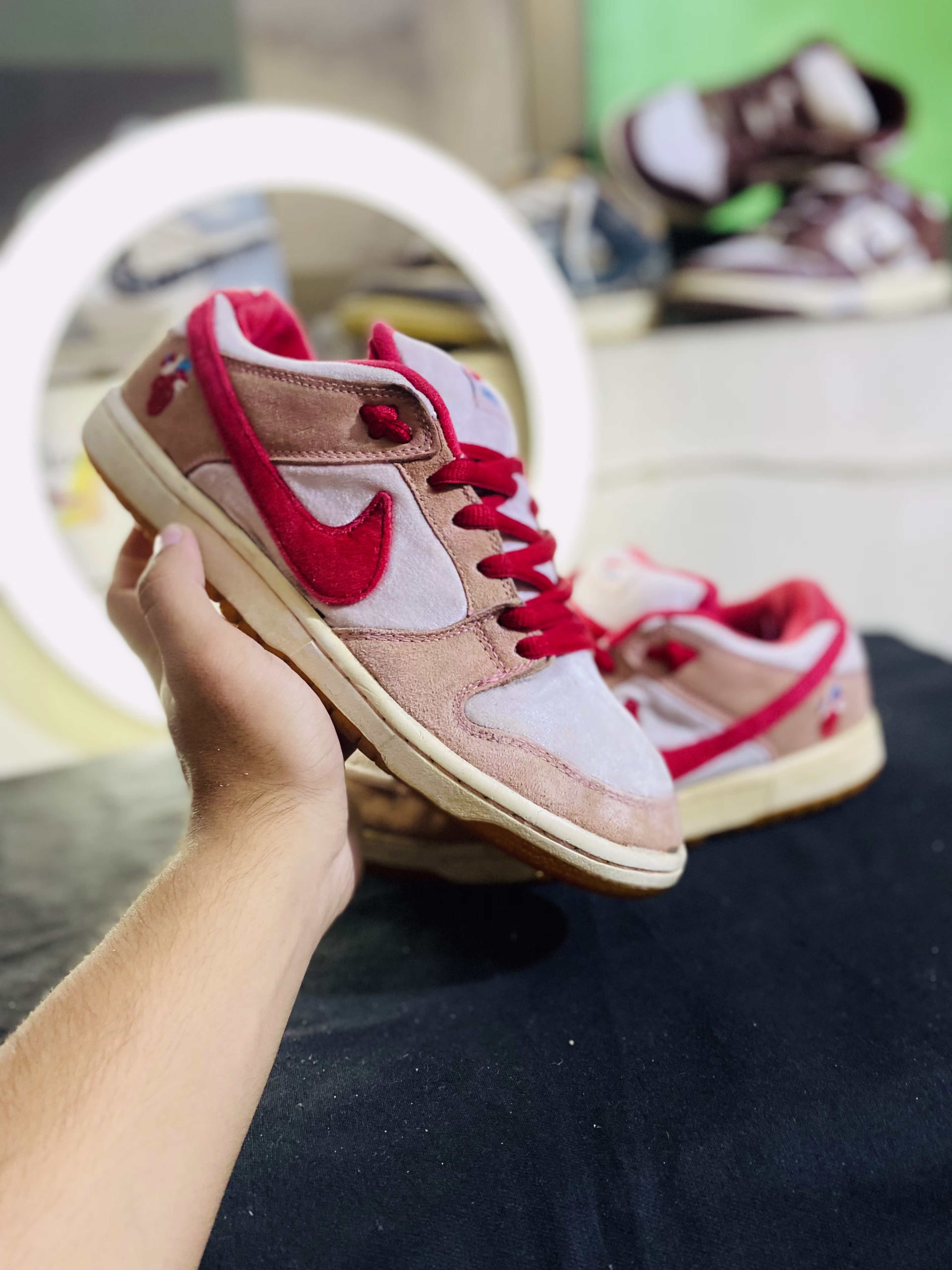 Nike Nike sb dunks low strange love - 9/10 Preloved basketball in Pakistan