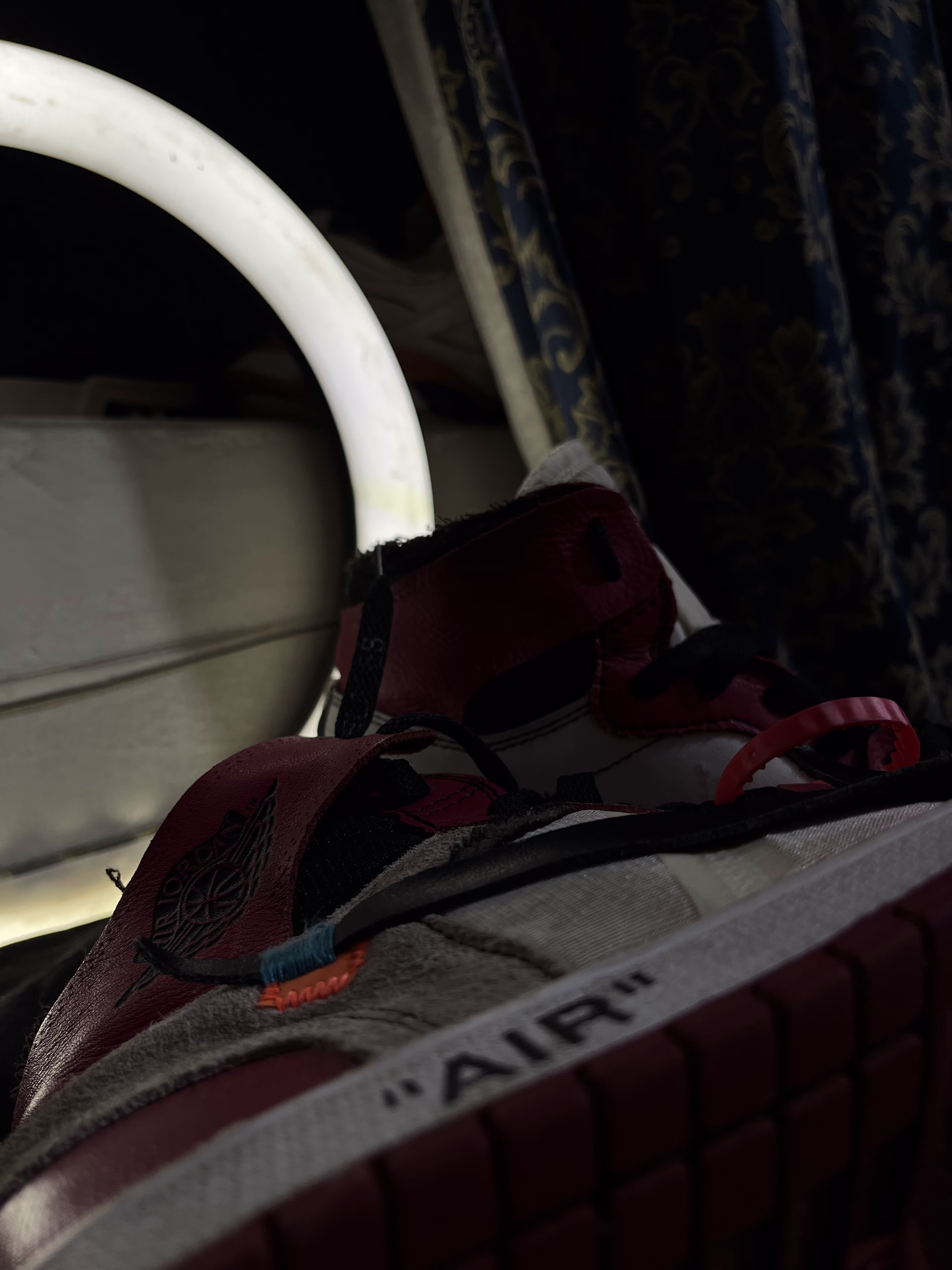 Jordan Jordan 1 high retro x off white chicago - 10/10 Preloved basketball in Pakistan