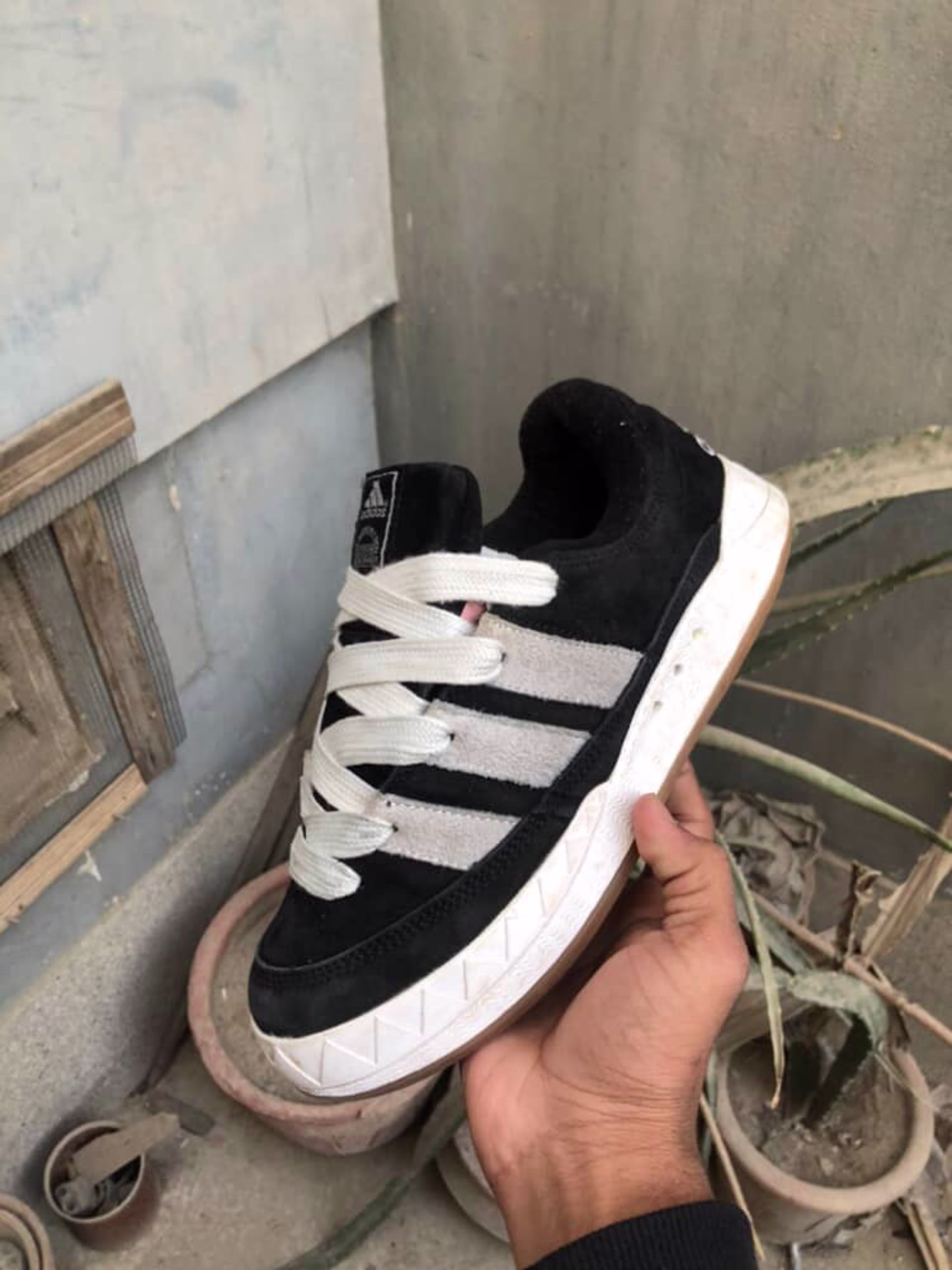 Adidas Adidas comfy - 10/10 Preloved basketball in Pakistan