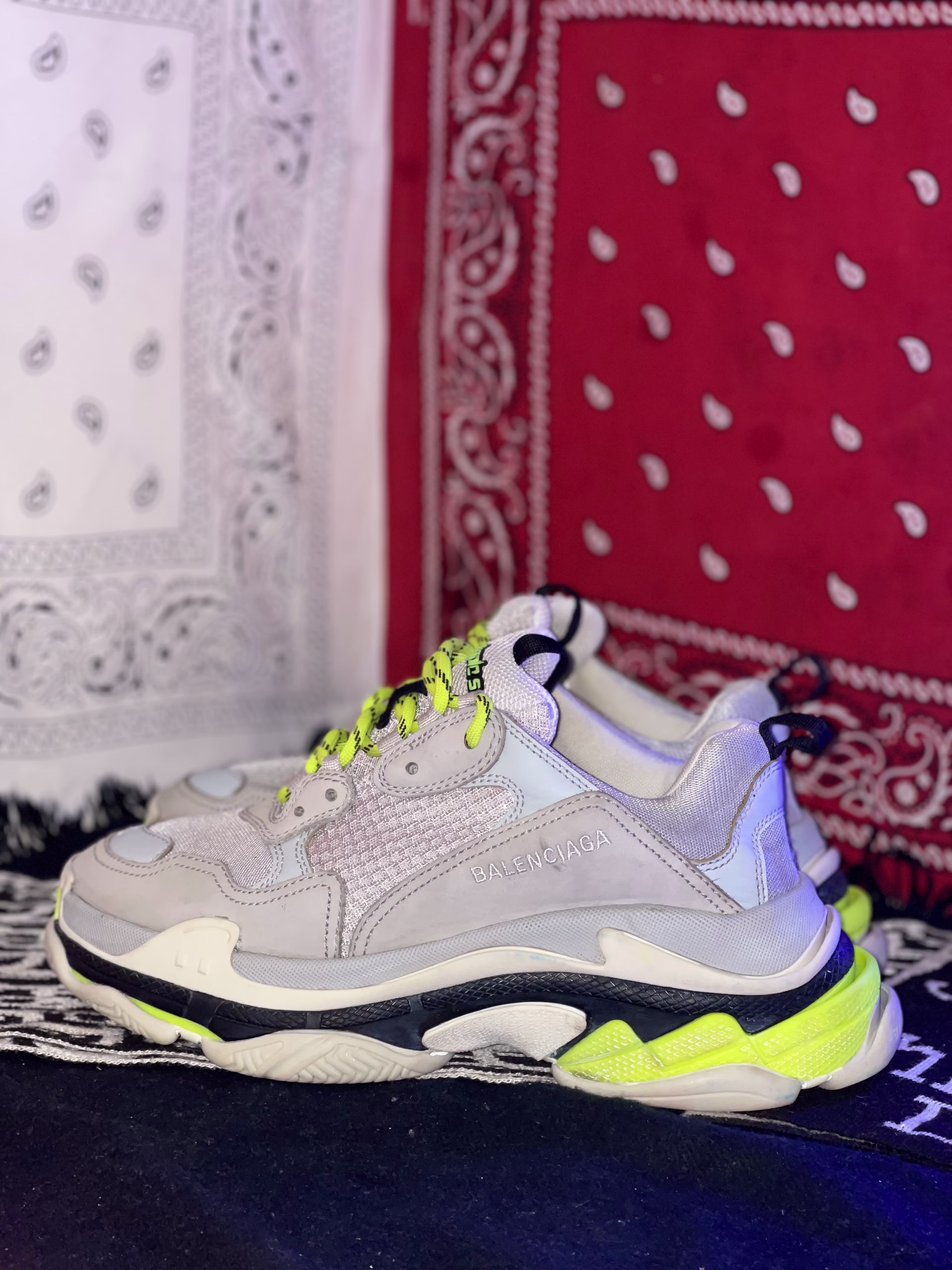 Balenciaga Balenciaga triples flgrey fluorecent - 10/10 Preloved luxury in Pakistan