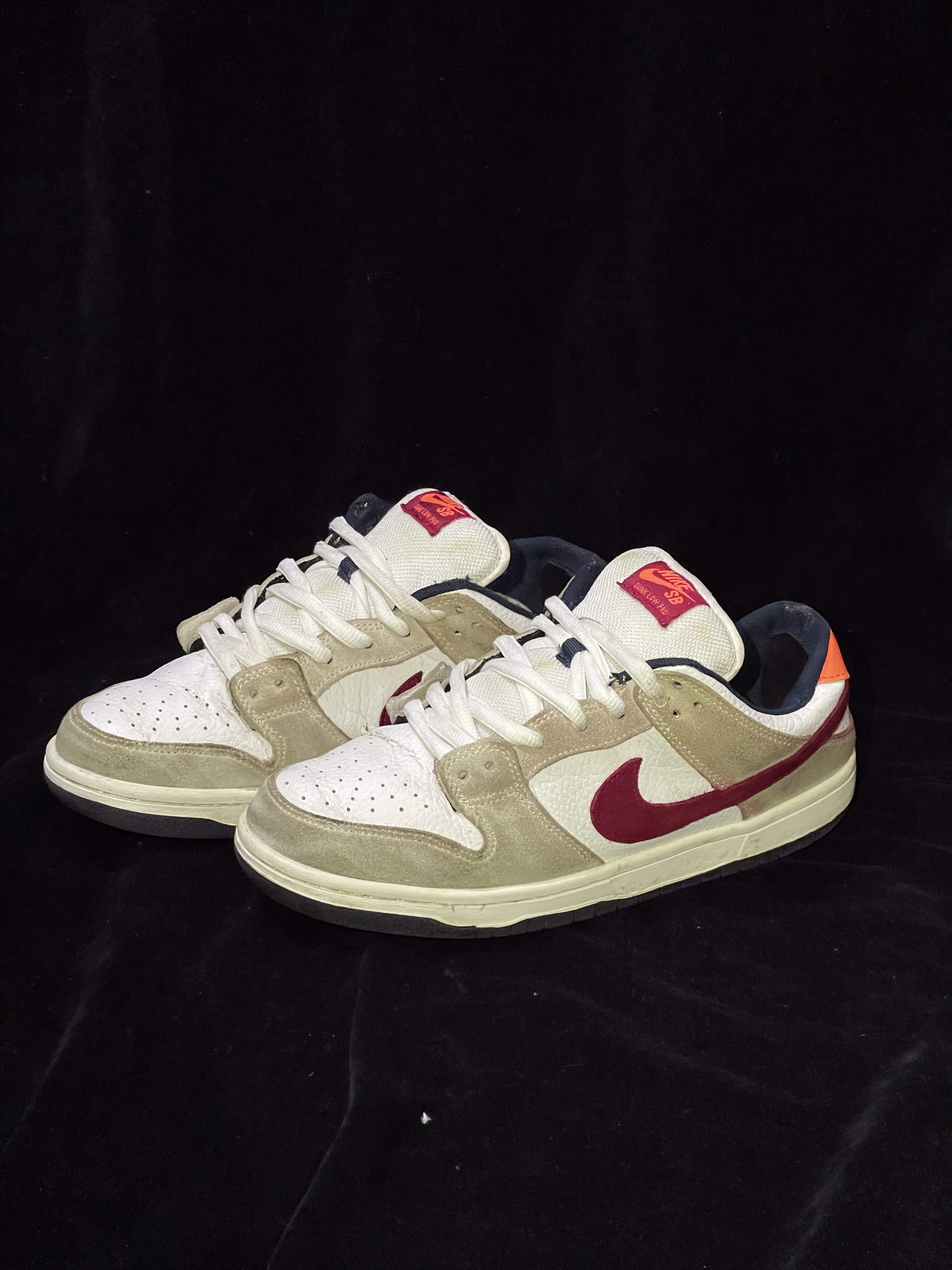 Nike Nike sb dunk low  beige - 9/10 Preloved formal in Pakistan