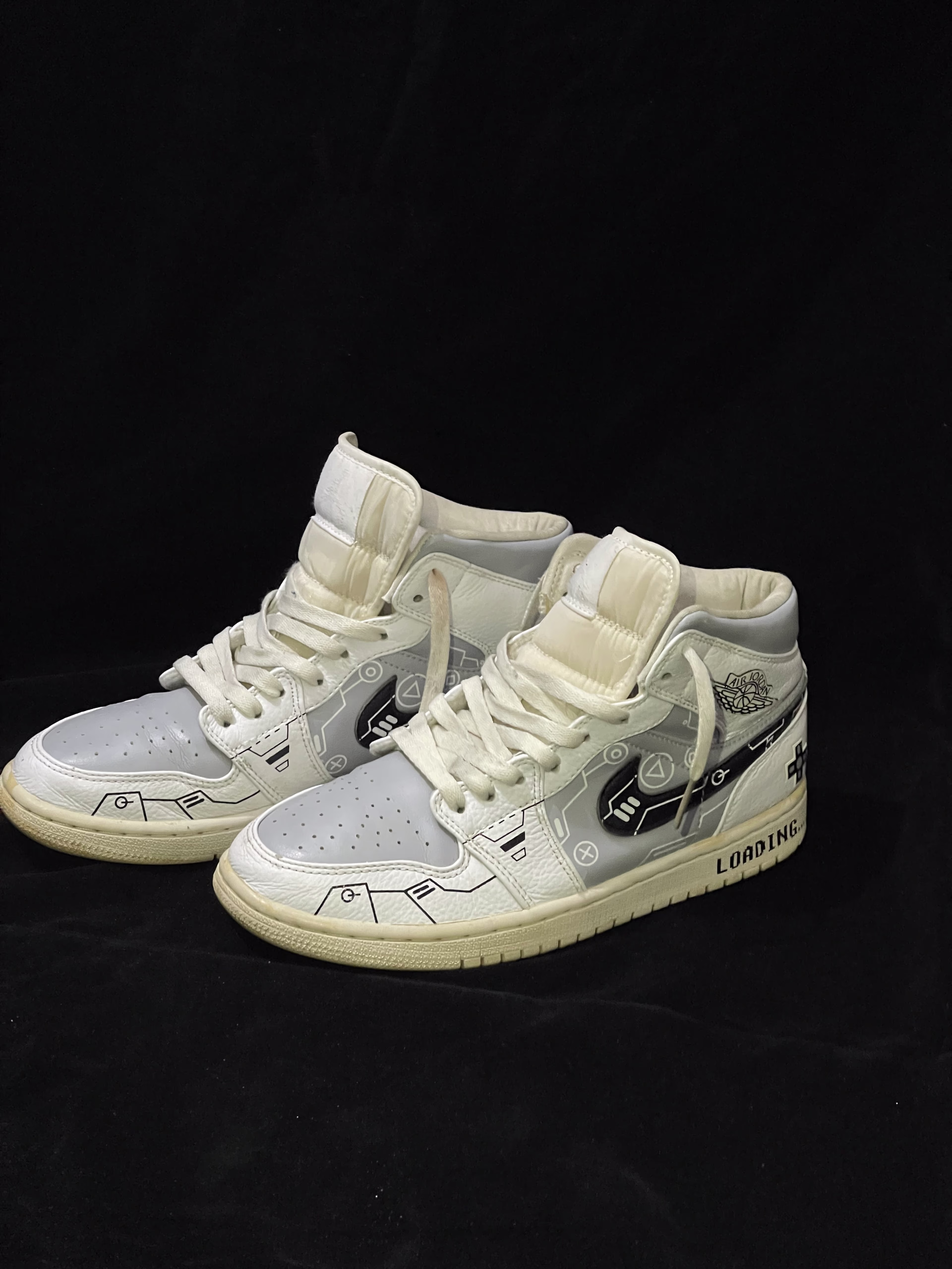 Jordan Jordan 1 high customise - 9/10 Preloved basketball in Pakistan