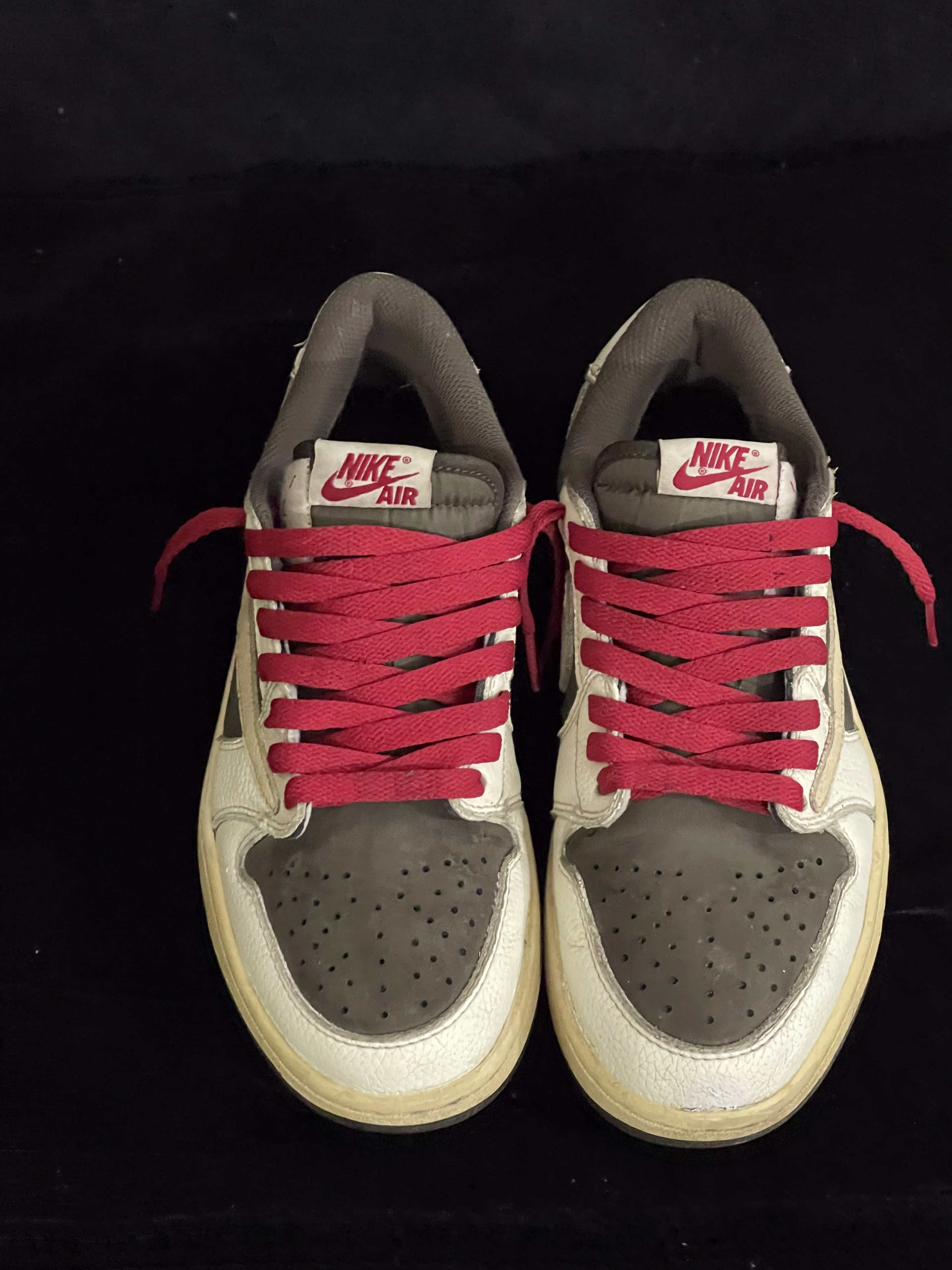 Travis Scott Jordan 1 low travis scott reverse mocha - 9/10 Preloved lifestyle in Pakistan