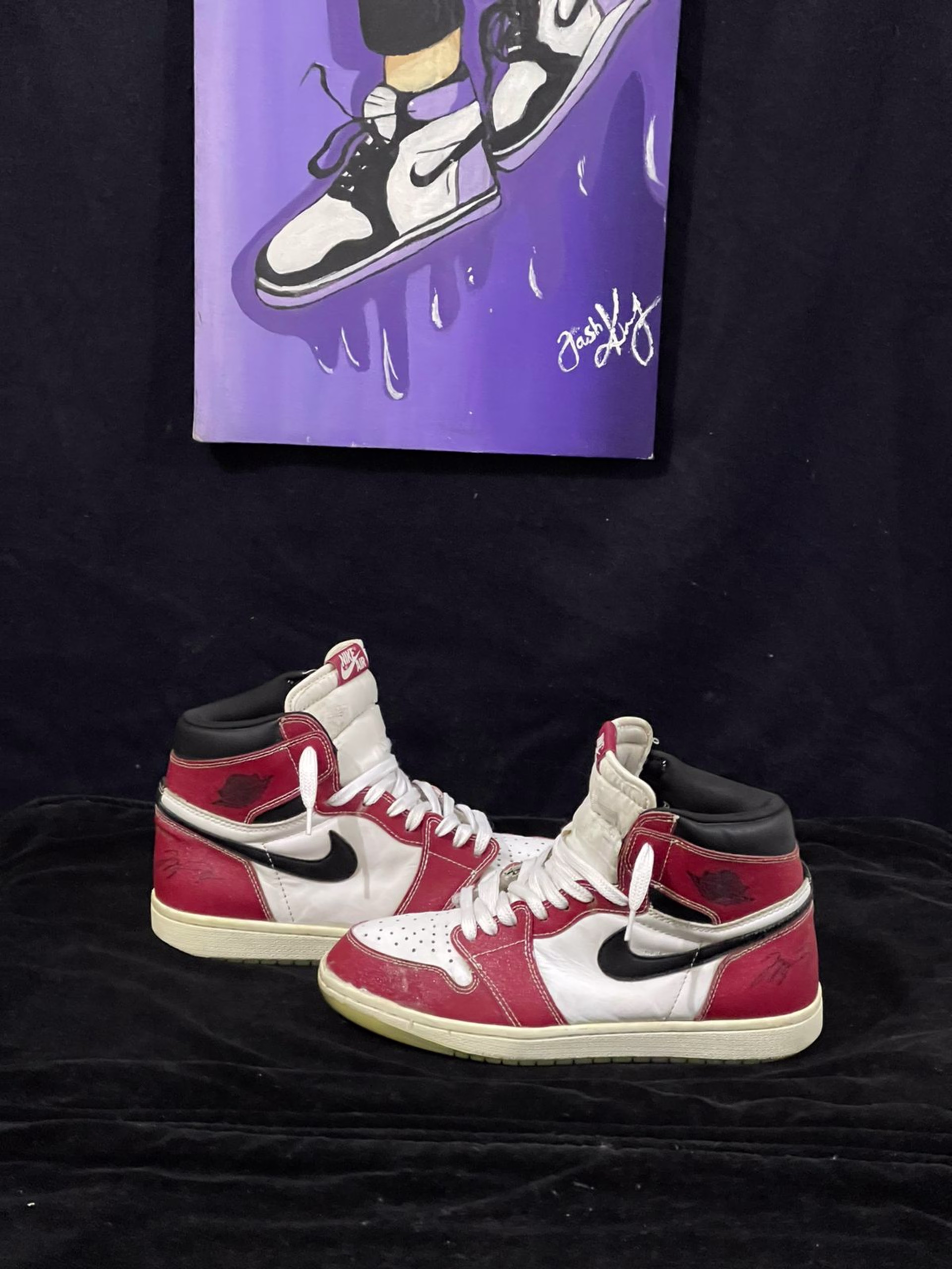 Jordan Jordan 1 high x trophy room - 9/10 Preloved basketball in Pakistan