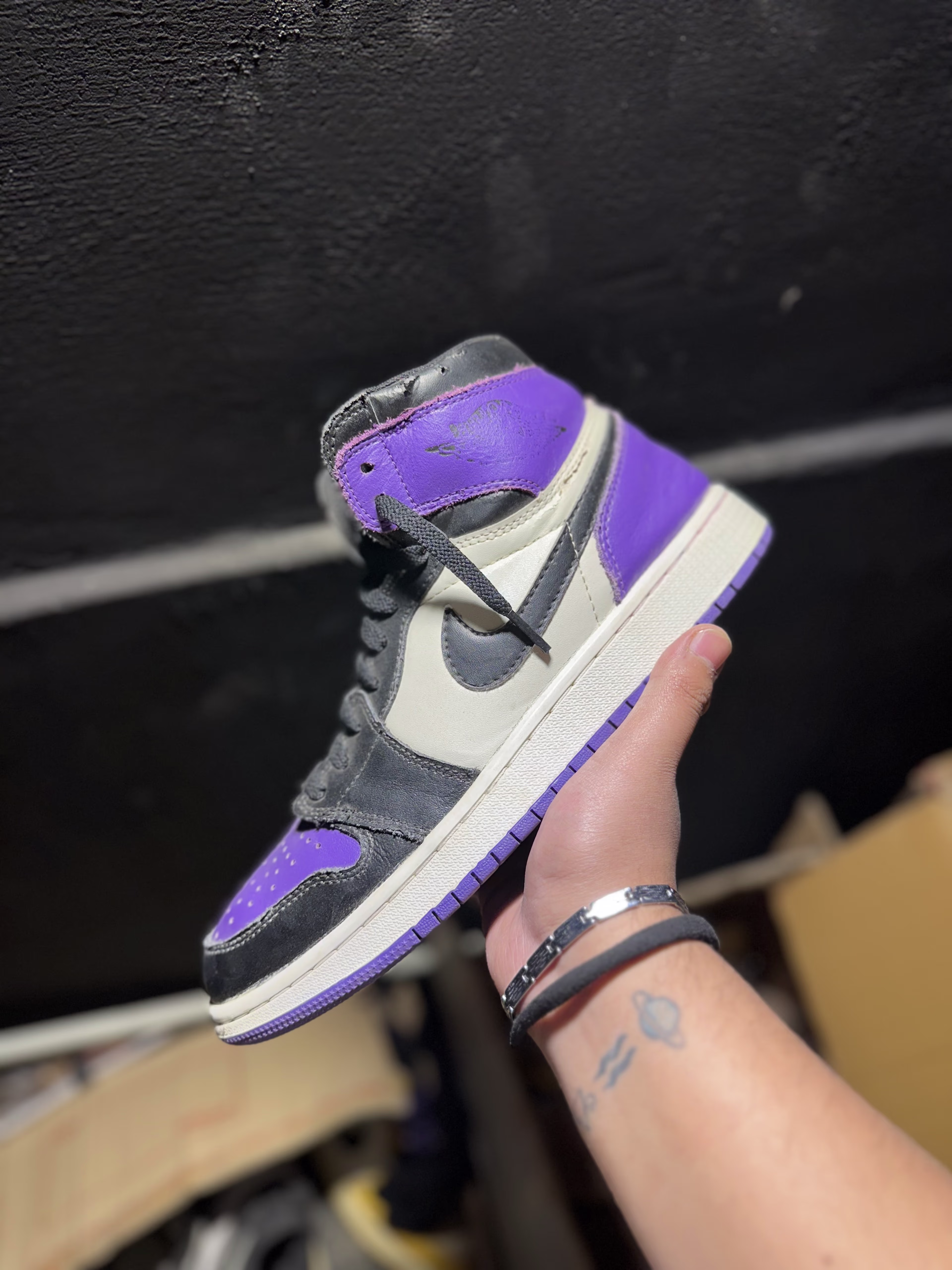 Jordan Jordan 1 High Court purple  - 10/10 Preloved basketball in Pakistan