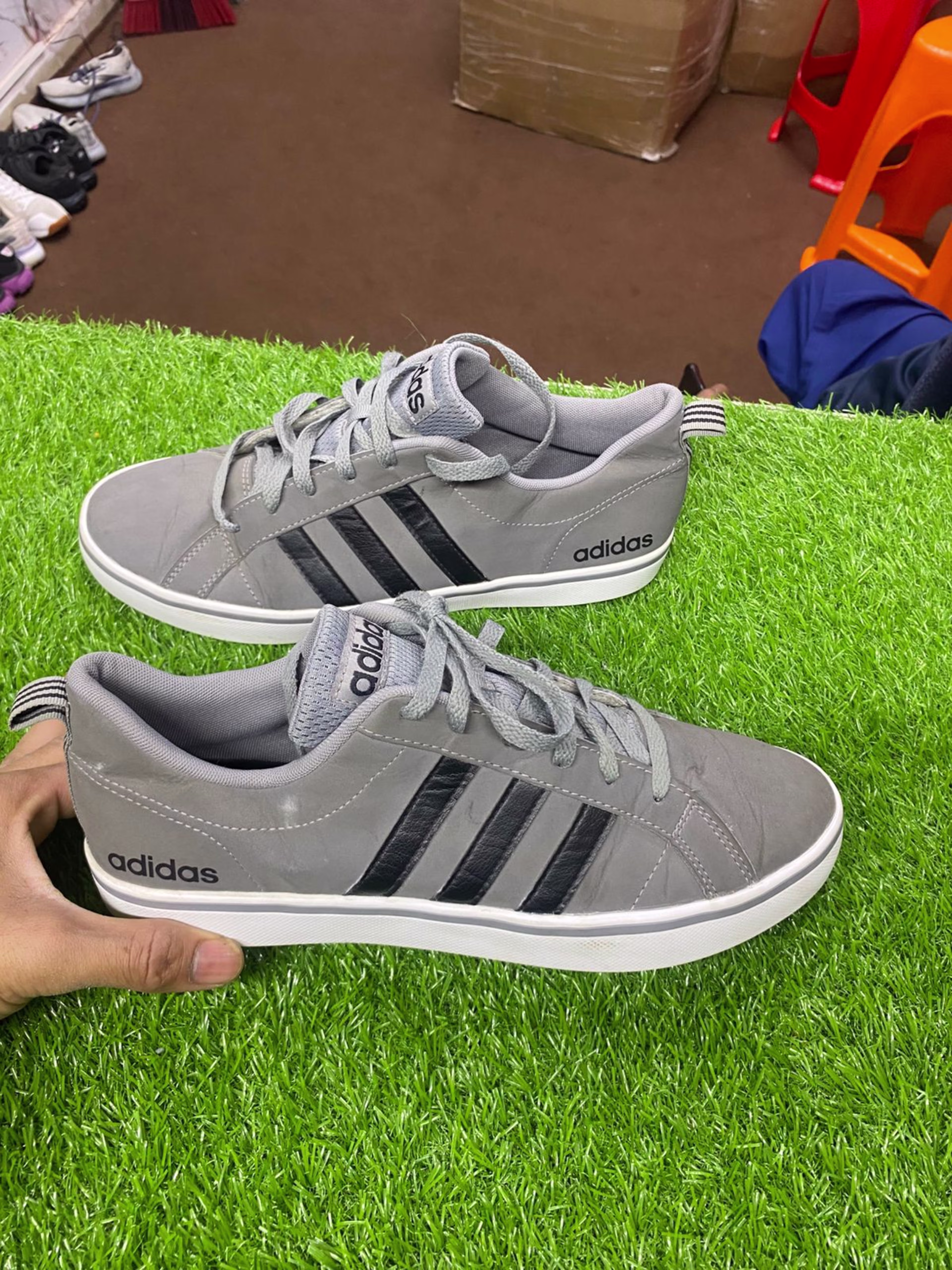Adidas Adidas Grey Sneaker - 10/10 Preloved lifestyle in Pakistan