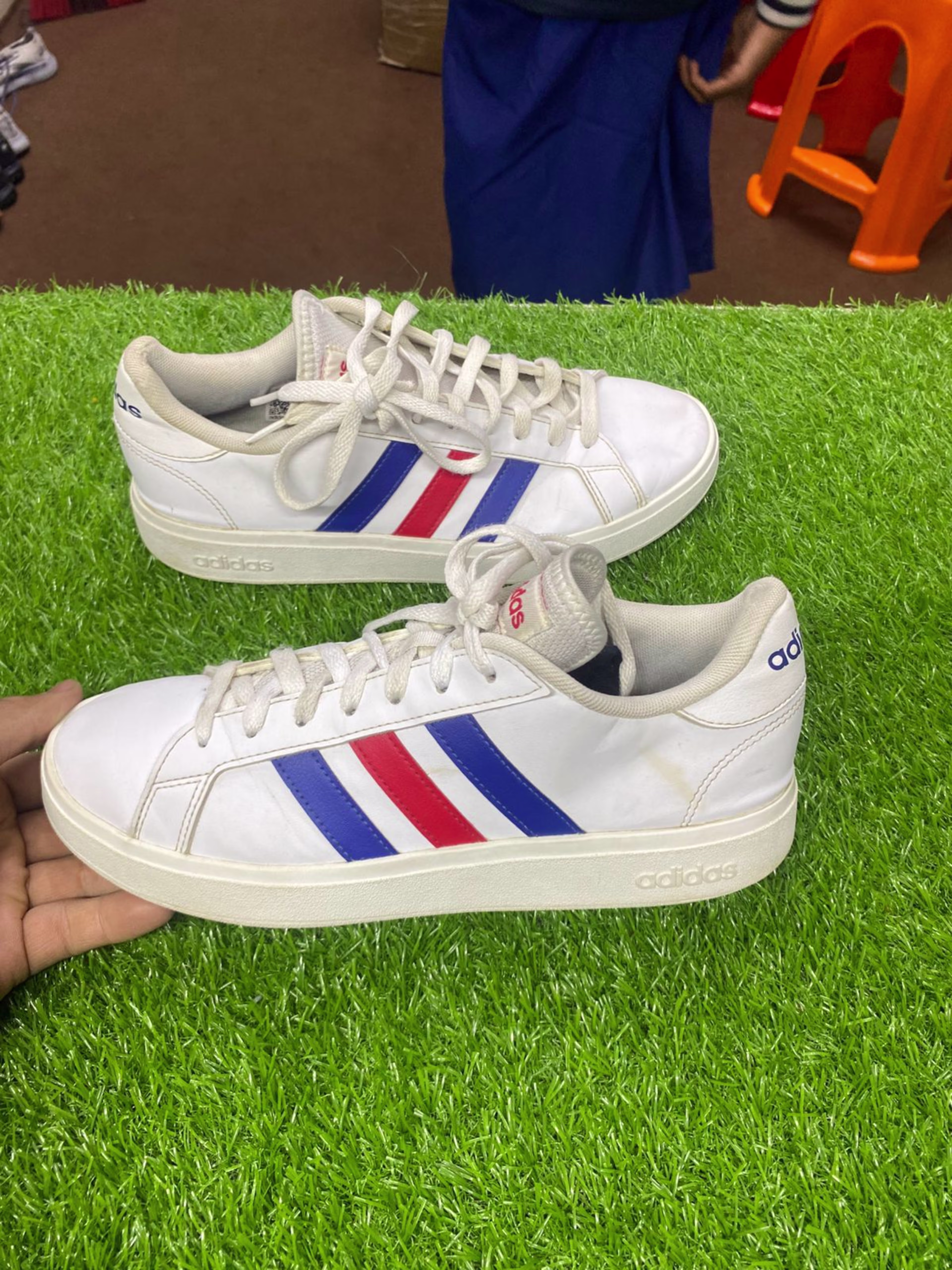 Adidas Adidas Sneaker - 9/10 Preloved lifestyle in Pakistan