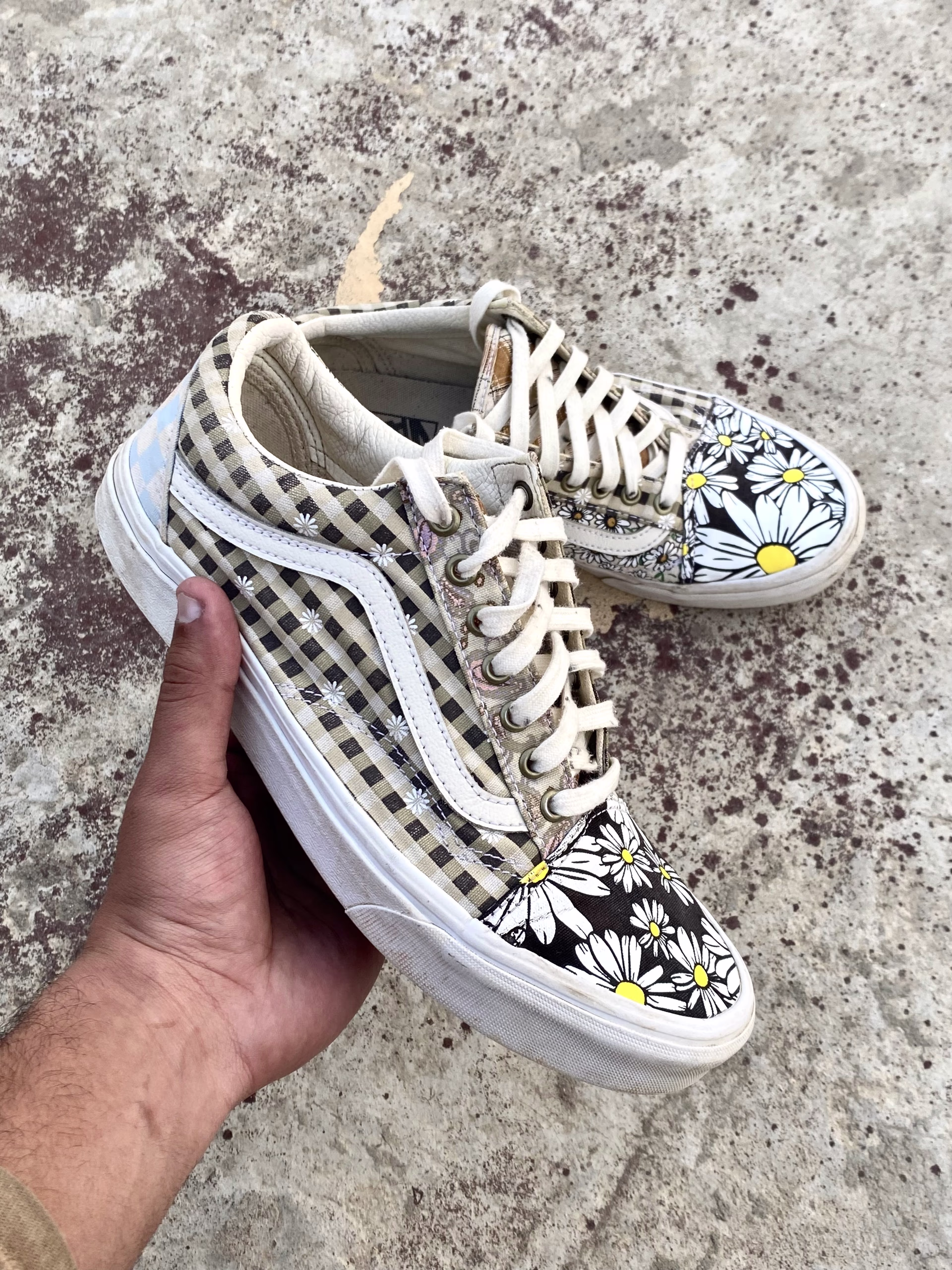 Vans VANS MEADOW PATCHWORK  - 9/10 Preloved skateboarding in Pakistan