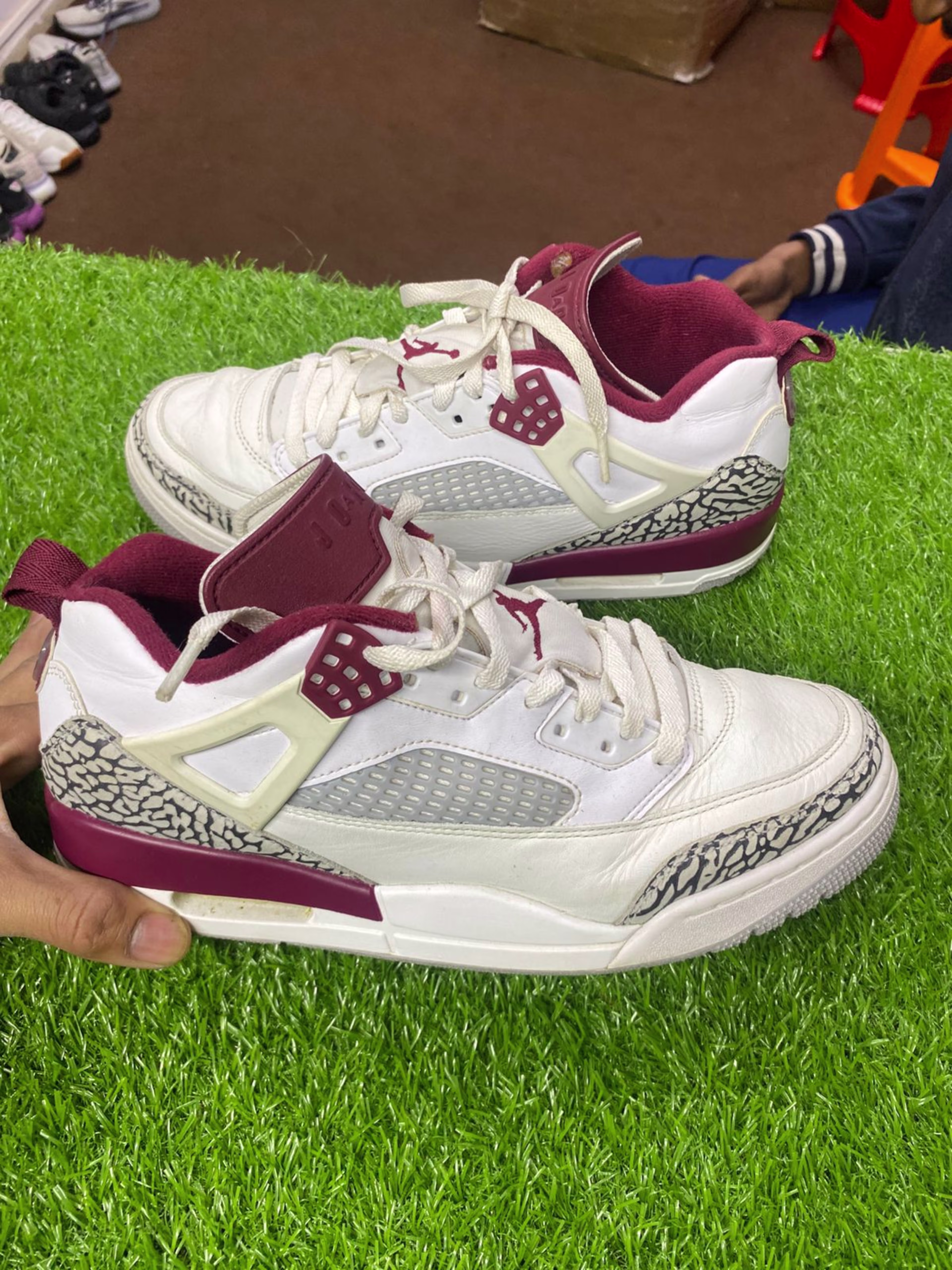 Jordan Jordan Cements - 9/10 Preloved basketball in Pakistan