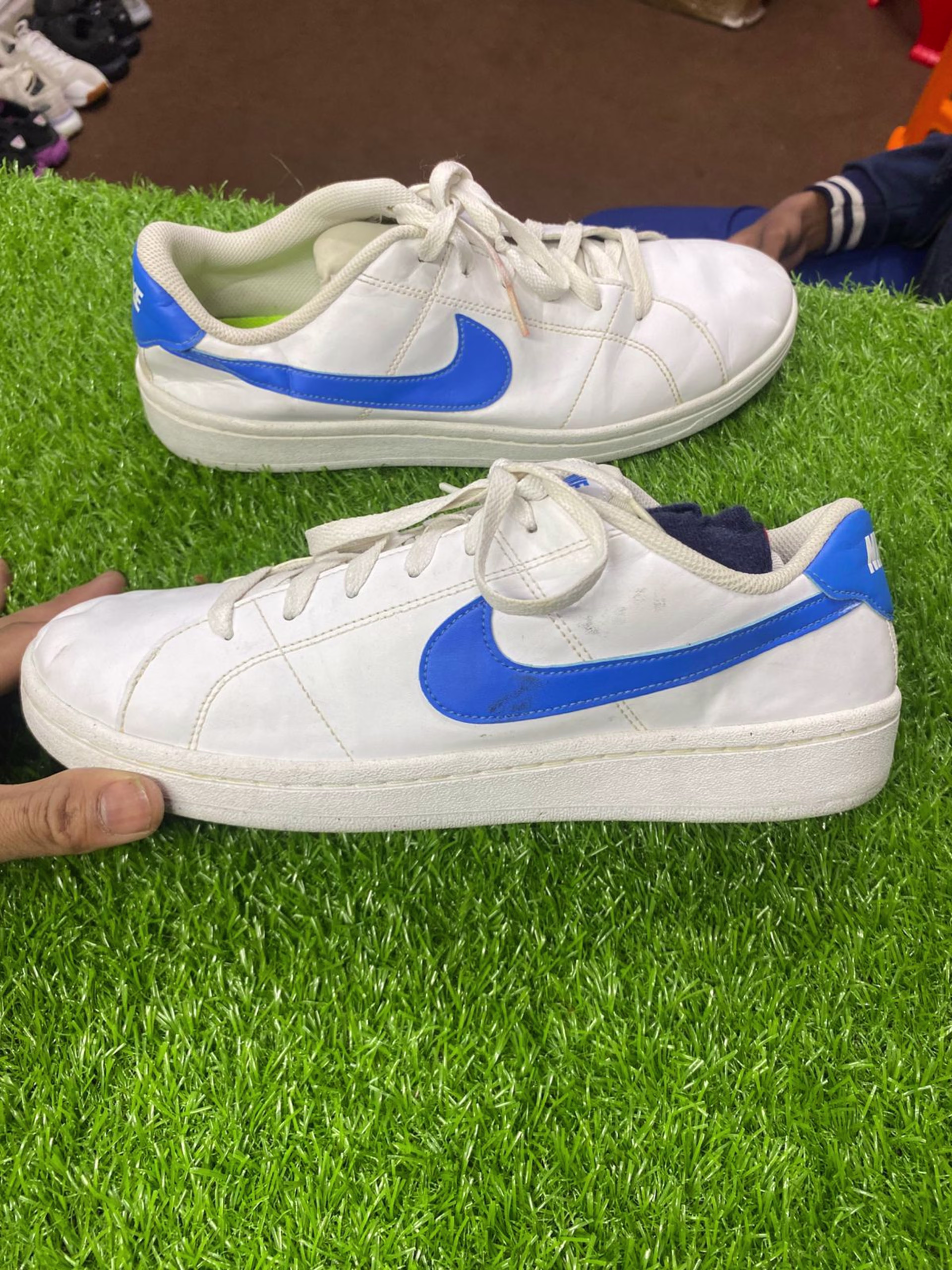 Nike Nike White And Blue - 10/10 Preloved lifestyle in Pakistan