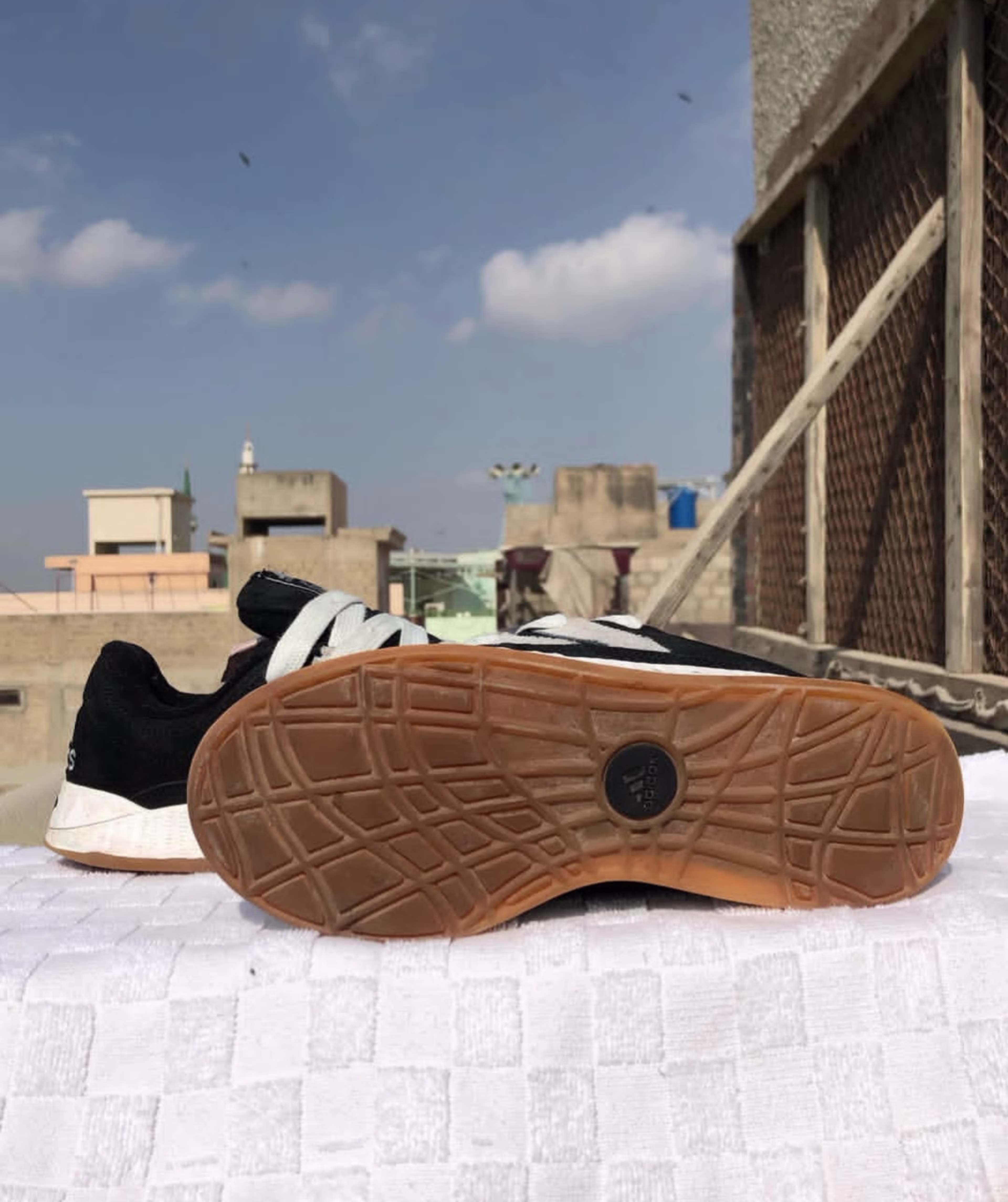 Adidas ADIDAS ADIMATIC - 10/10 Preloved lifestyle in Pakistan