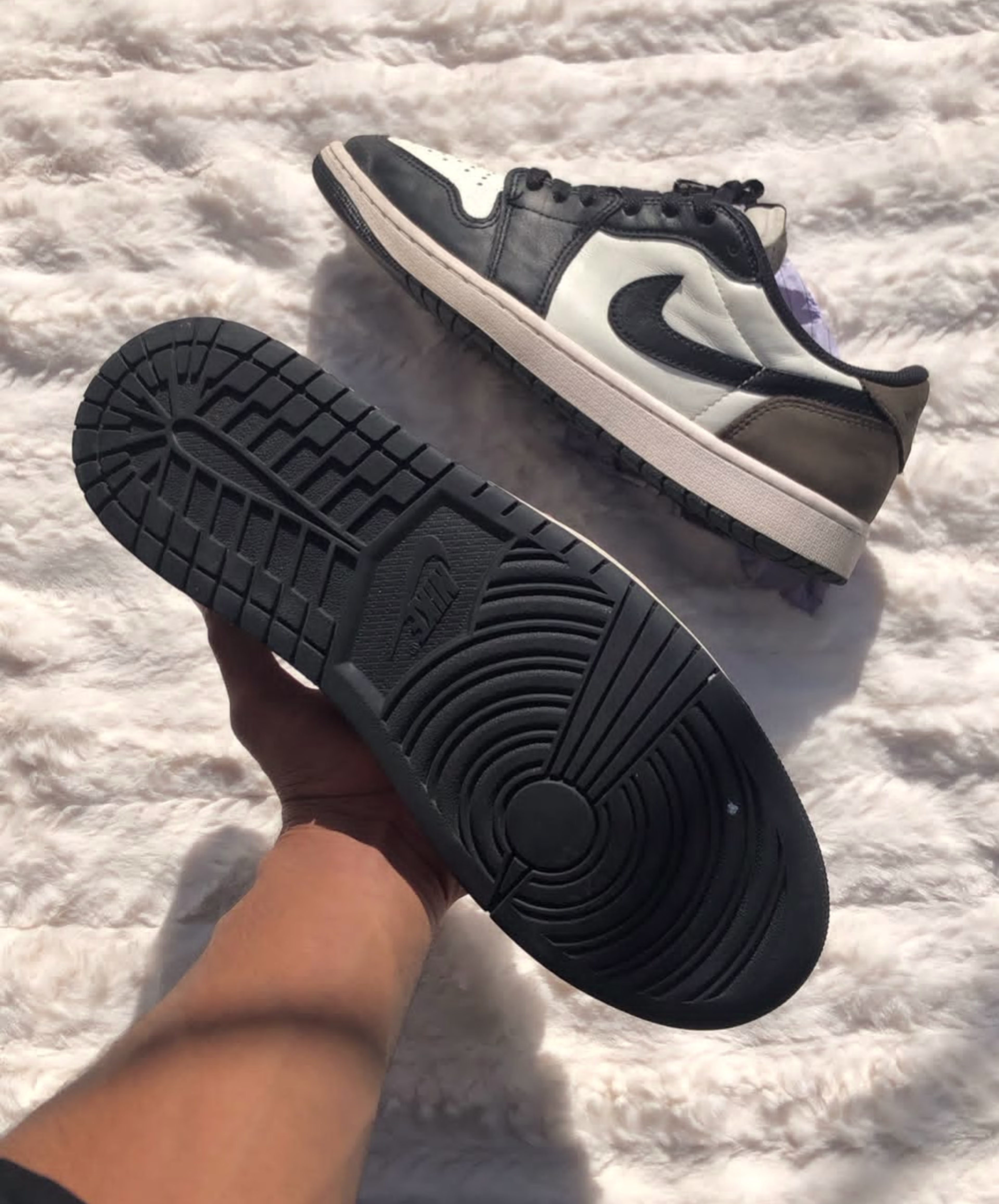 Jordan J1 MOCHA LOW - 10/10 Preloved luxury in Pakistan