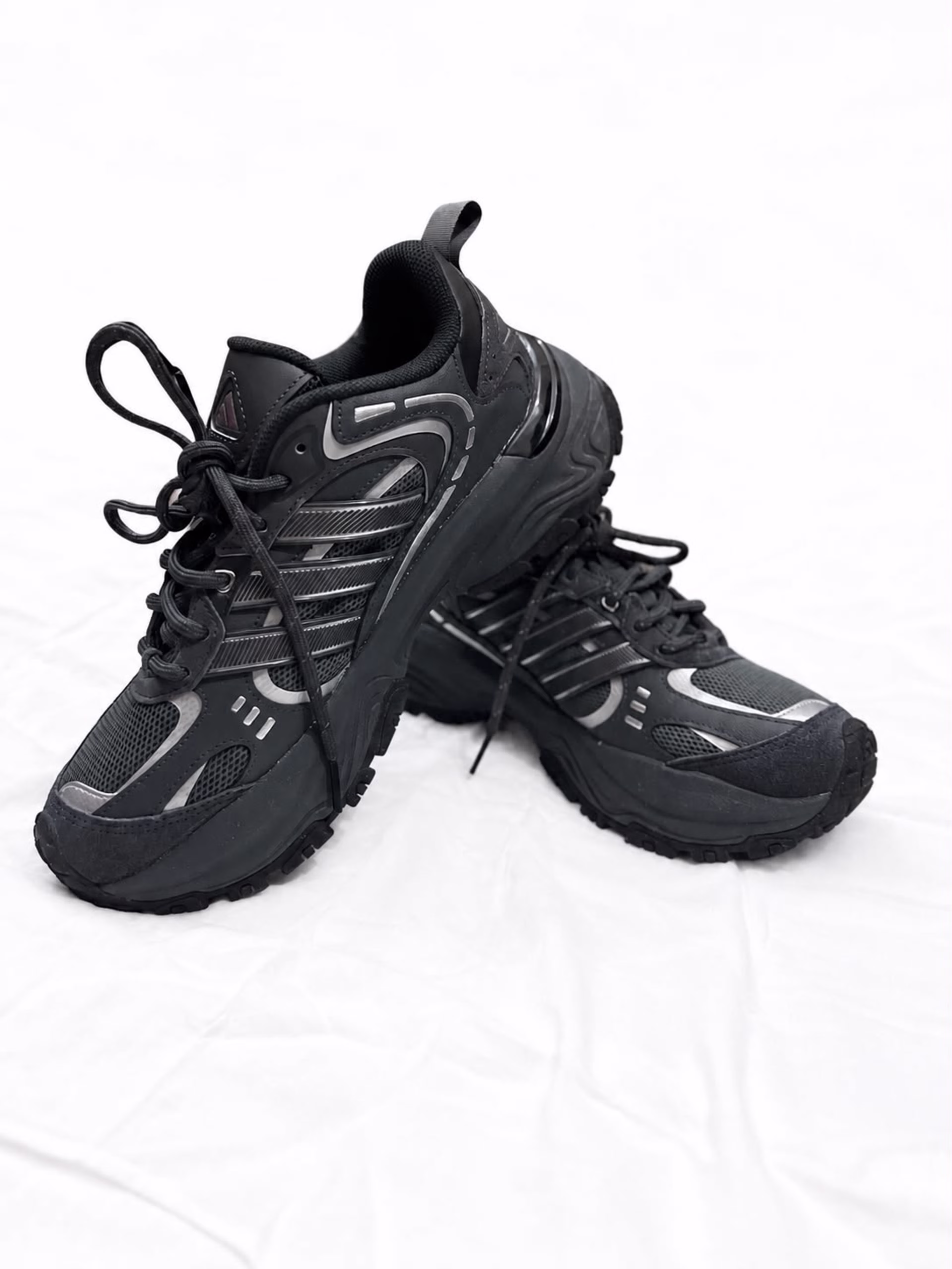 Adidas Original Adidas Shadow Fever KJ1215 - 9/10 Preloved Lifestyle Sneakers in Pakistan