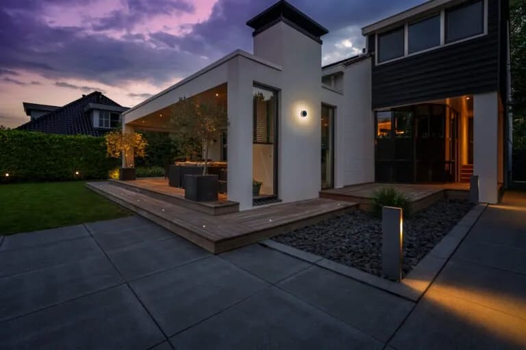 Éclairage terrasse et jardin | Garden Lights / Lightpro — photo 2