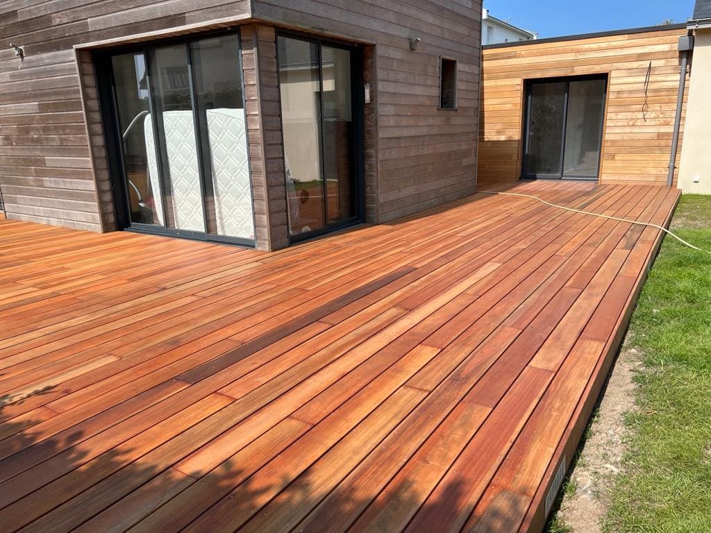 Terrasse bois exotique Niove