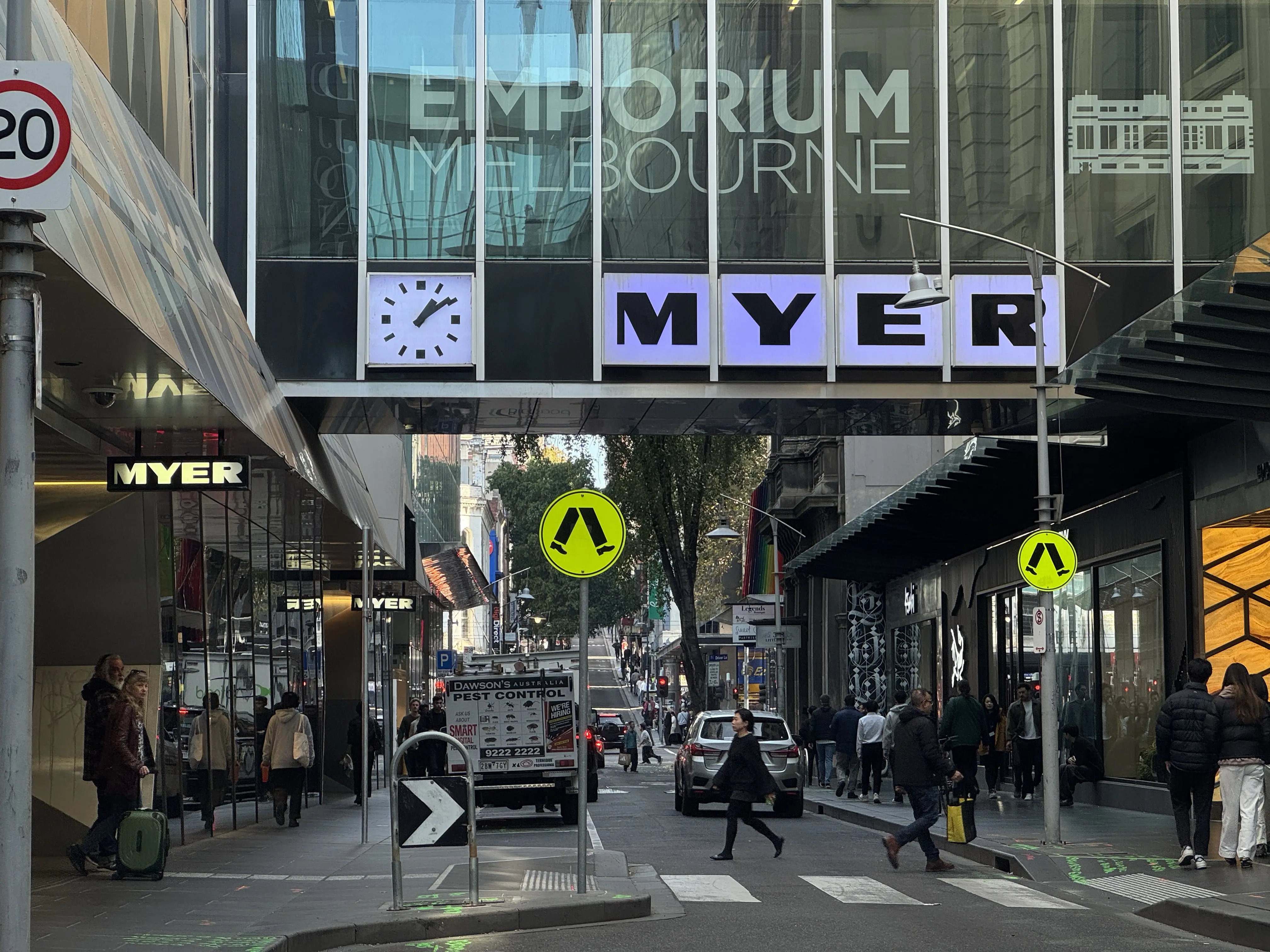 ME CABS taxi in Melbourne's CBD near the Emporium and Myer — local city car service