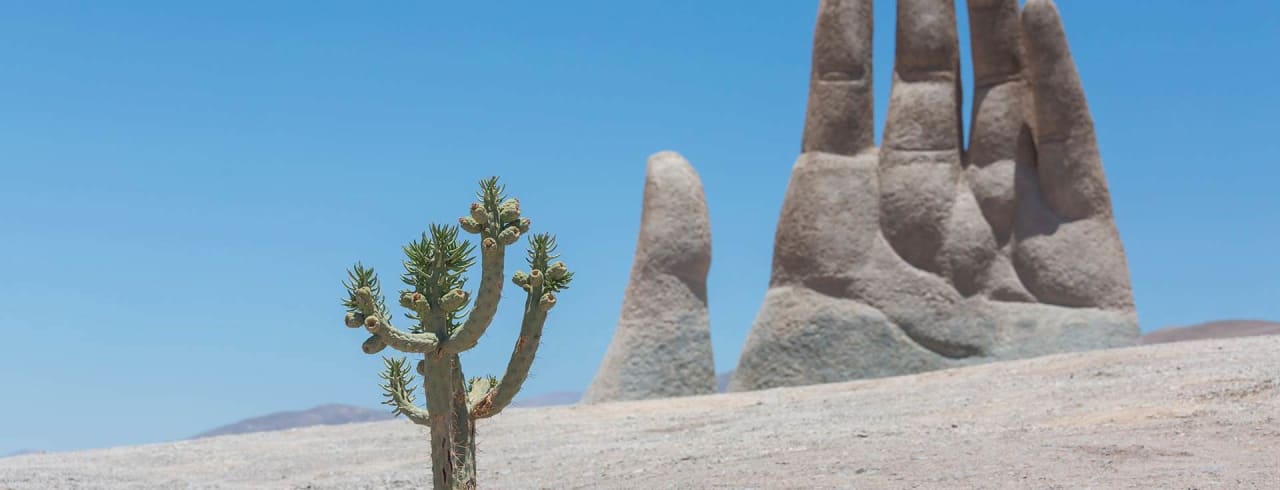 Mão famosa no deserto de Atacama
