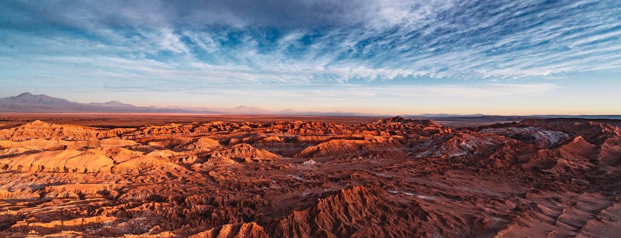 Pôr do sol no Vale de La Luna no deserto do Atacama