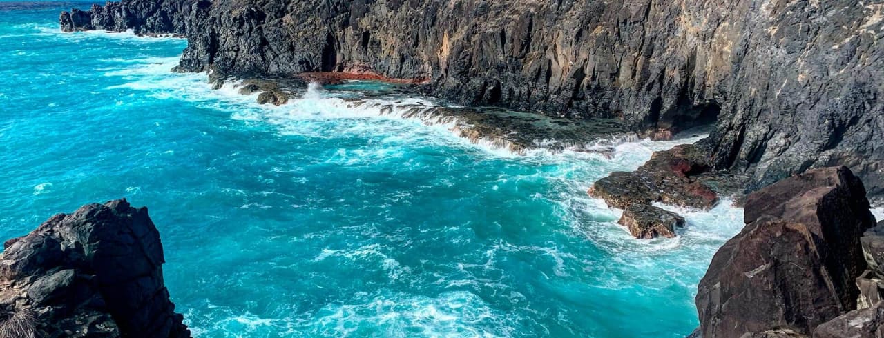 Vista durante trilha na ala norte da ilha de Fernando de Noronha
