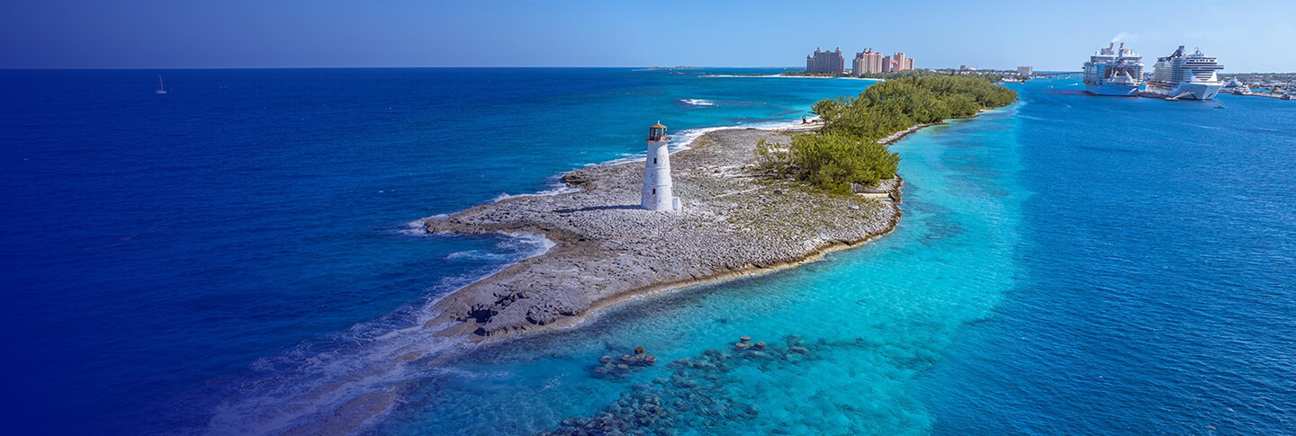 Vista aérea do porto de Nassau, Bahamas
