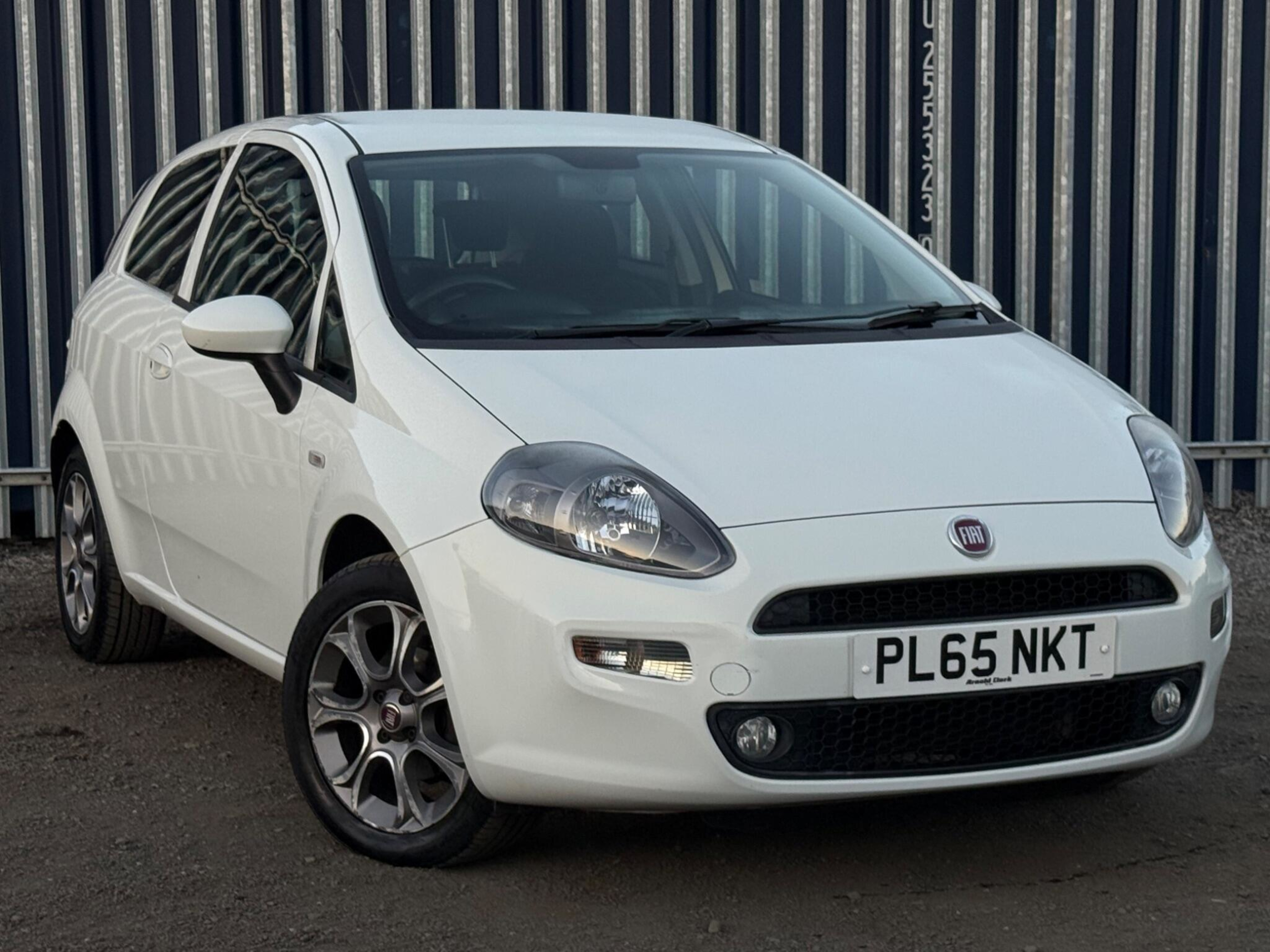2016 Fiat Punto Easy +