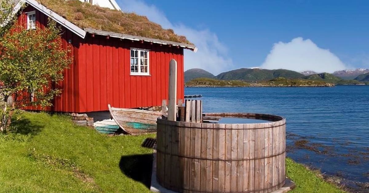 Cabin rental at Strømsholmen Sea Sports Centre - Fjord Norway