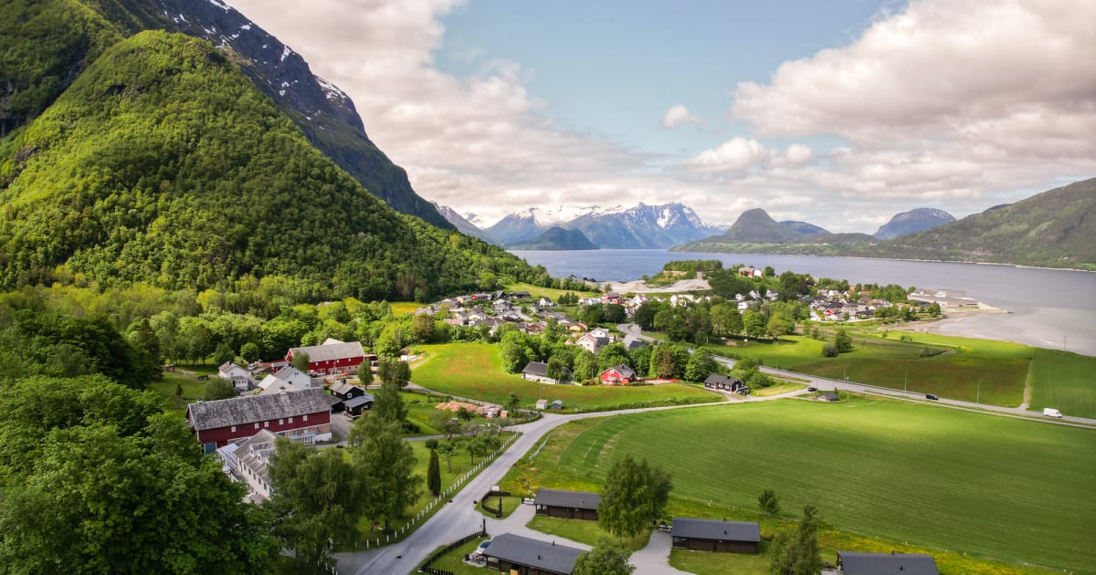 Image showcasing Åndalsnes Hytteutleie - Cabin Rentals - Fjord Norway