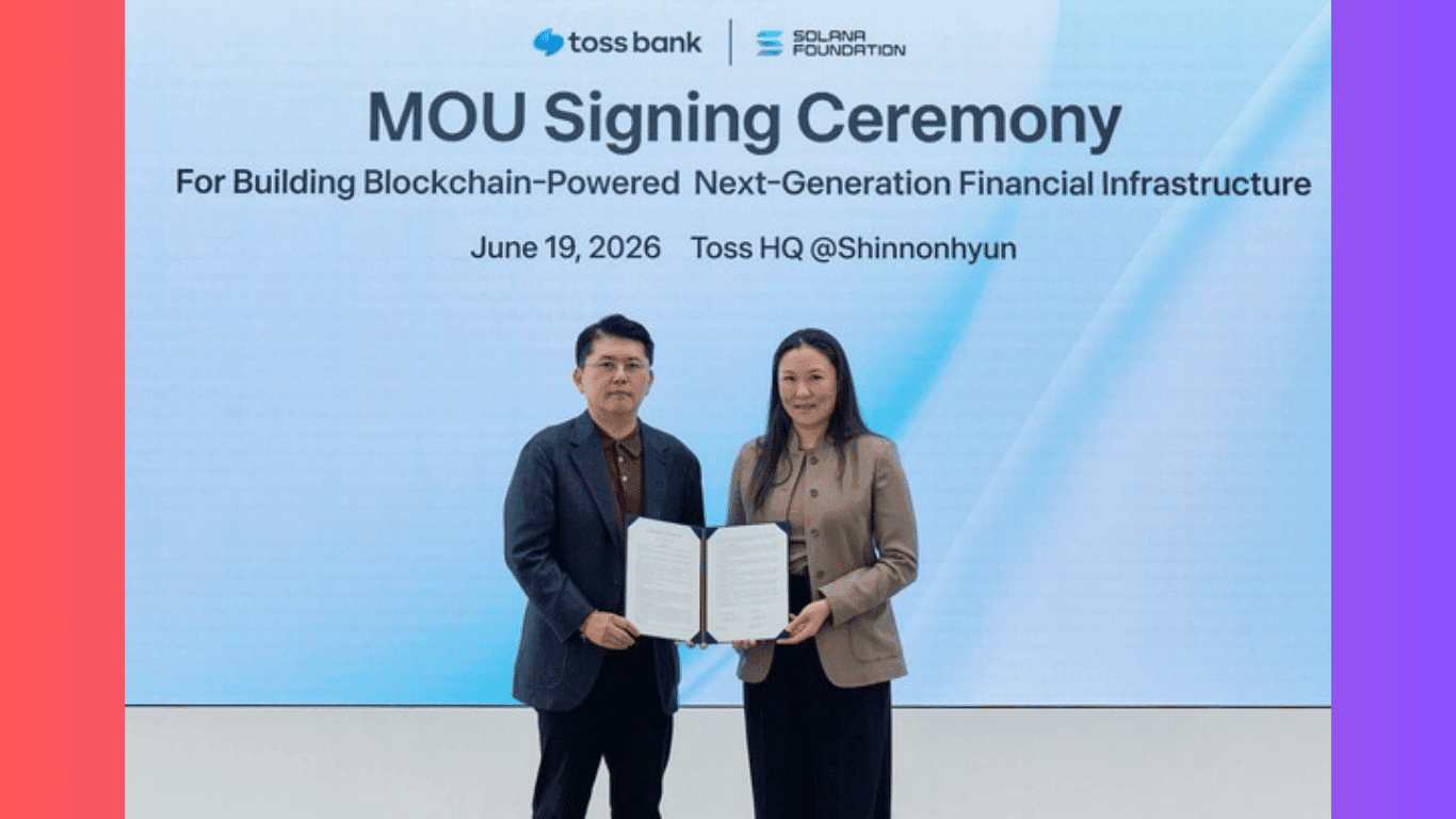  Ảnh ký MOU Park Jin-hyeon & Lily Liu.png