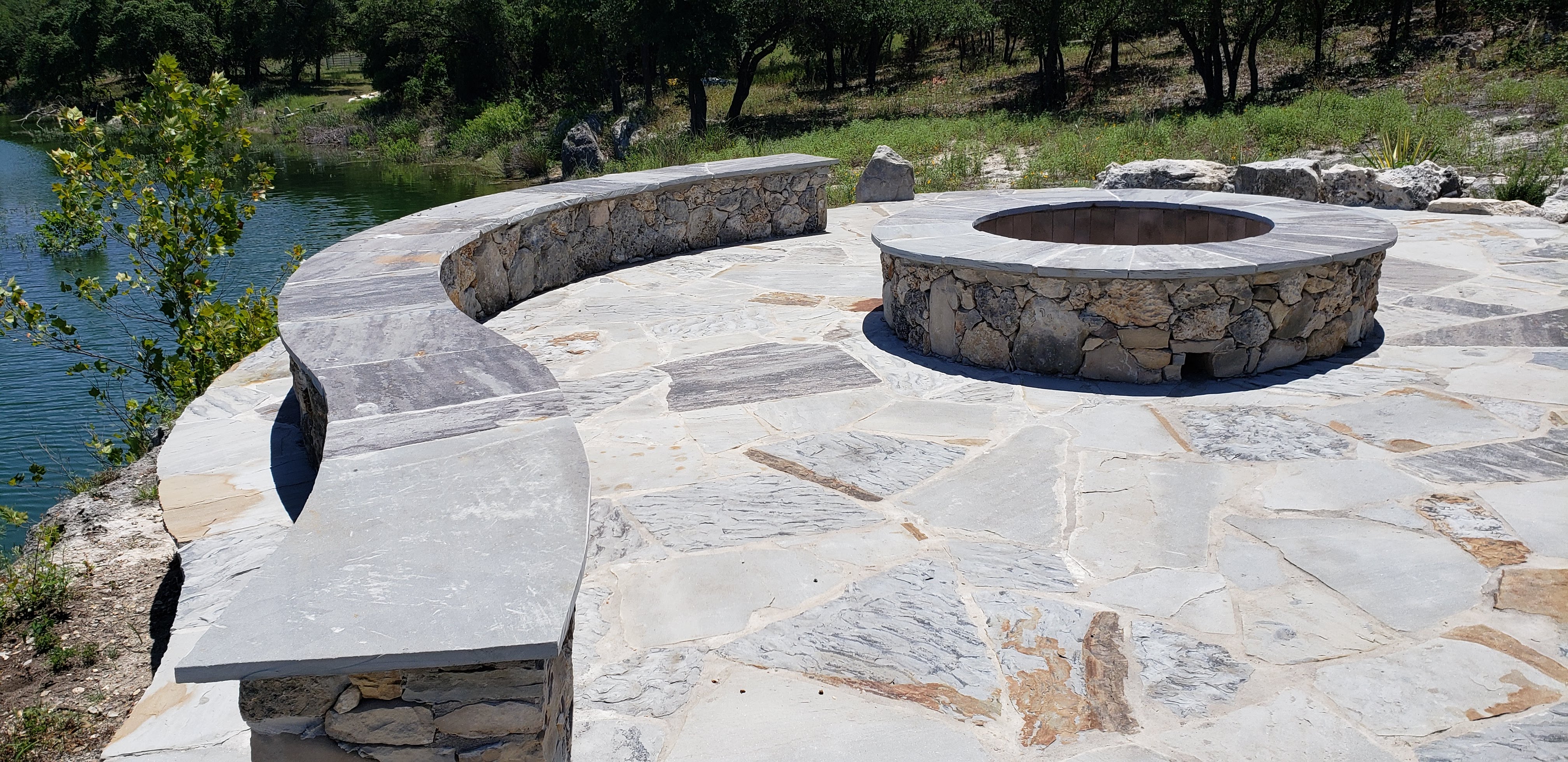 OUTDOOR FIREPLACES & FIRE PITS