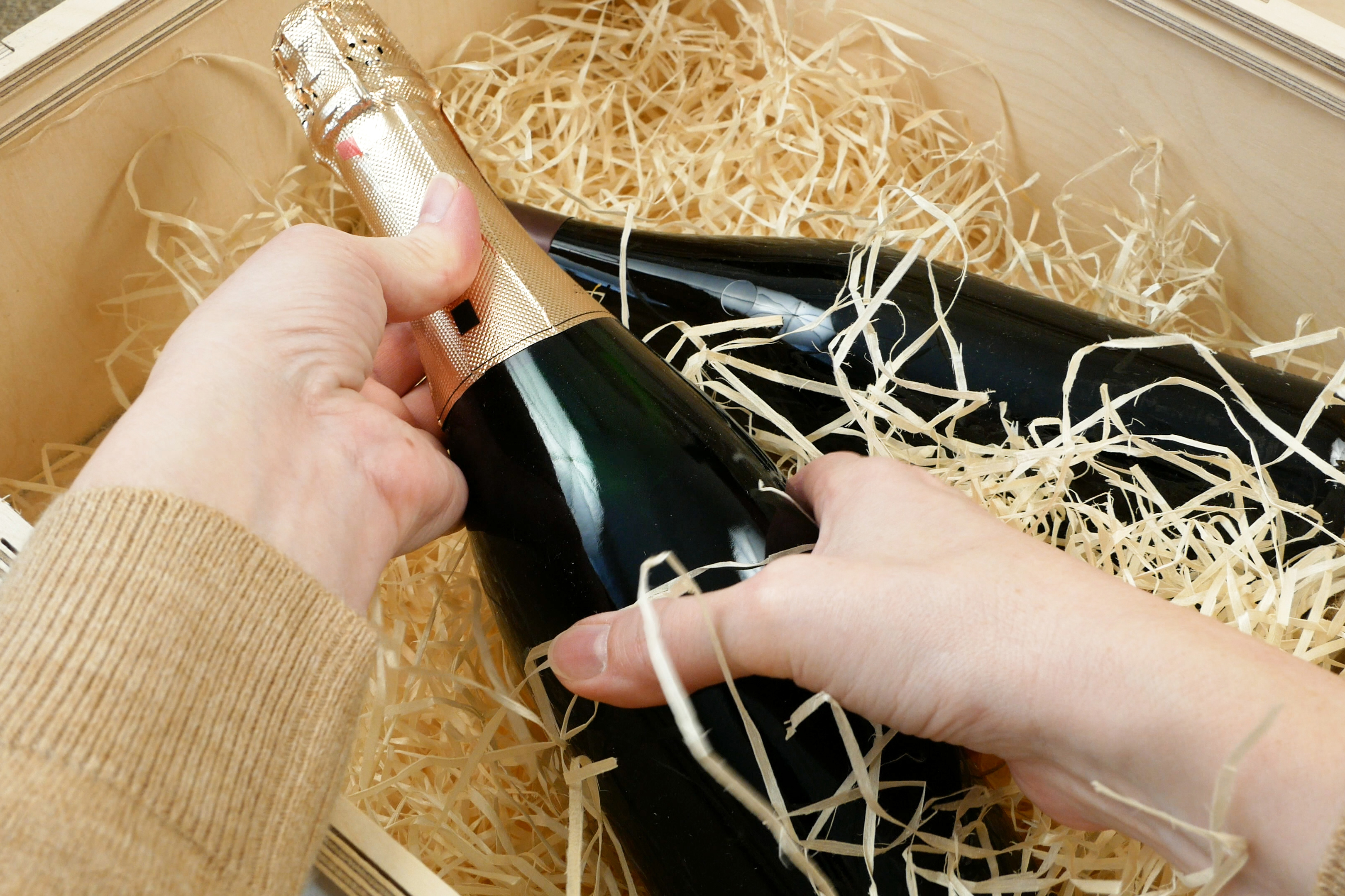 Het versturen van alcoholhoudende dranken in binnen- en buitenland.