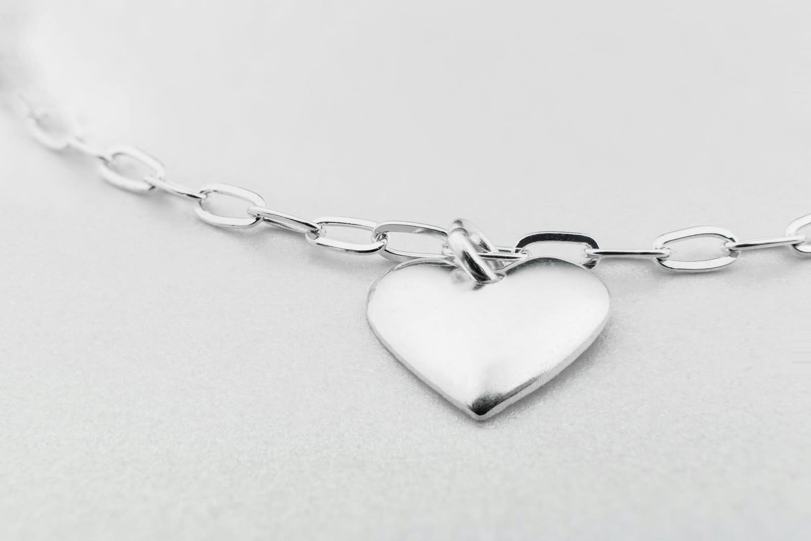 สร้อยข้อมือ Tiffany Return to Tiffany Heart Tag มือสอง