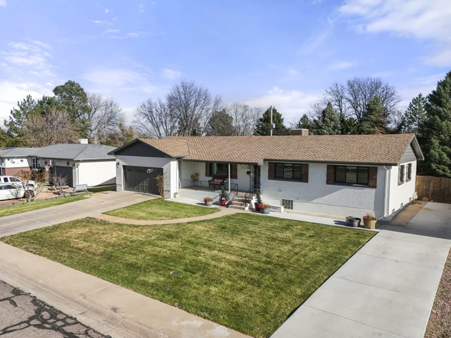 Property on Baylor St in Pueblo, CO, photographed by Harrison Christopher
