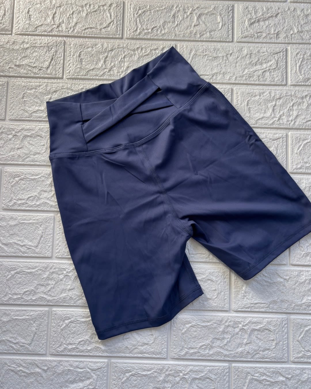 Short Deportivo con Detalle Cruzado — imagen 2