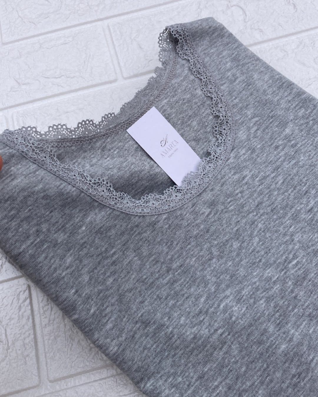 Remera de Morley con Detalle de Puntilla