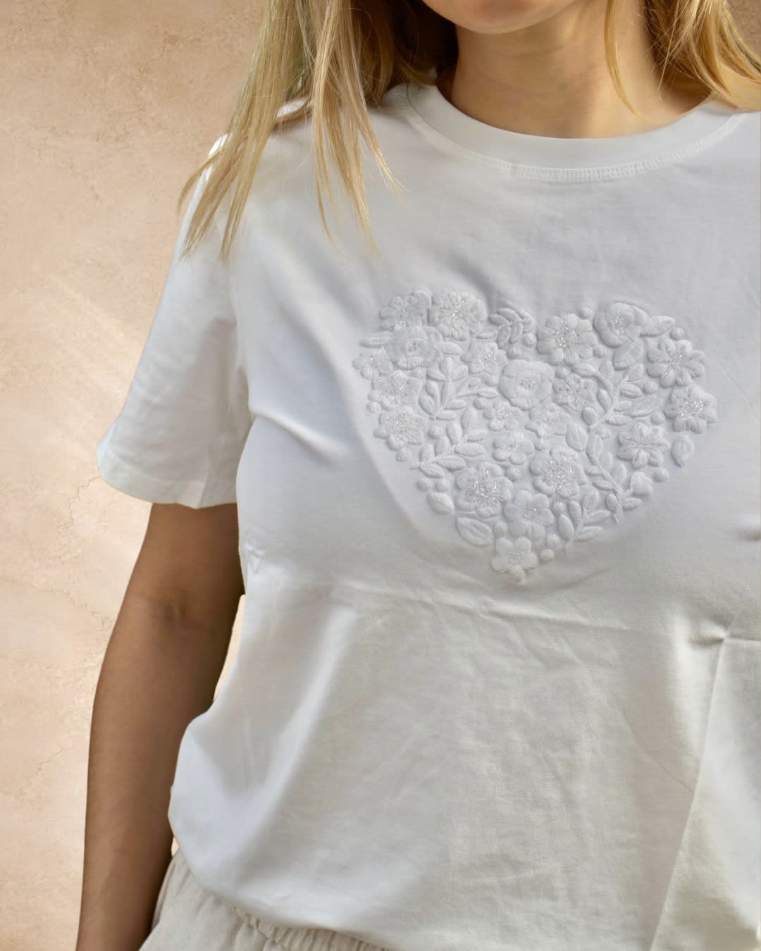 Remera Corazón Floral