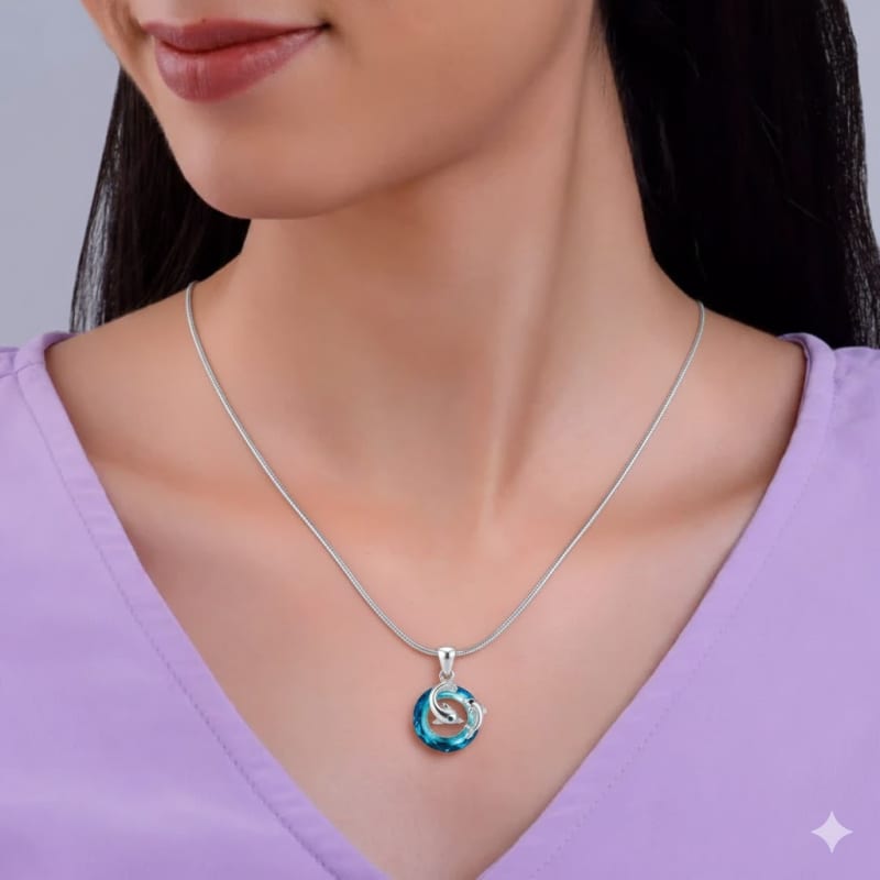 Gir's round Dolphin pendent with chain