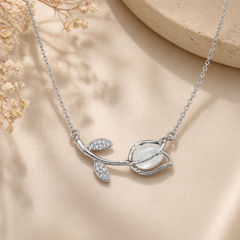 Aradhya925 Rose Flower Shape Pendent With Chain